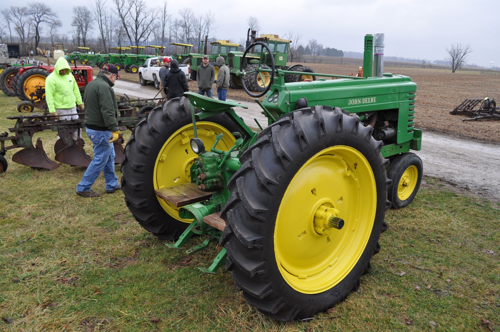 1942 John Deere Styled A, New 12.4-38 rear tires, narrow front, 540 pto - Image 3 of 15