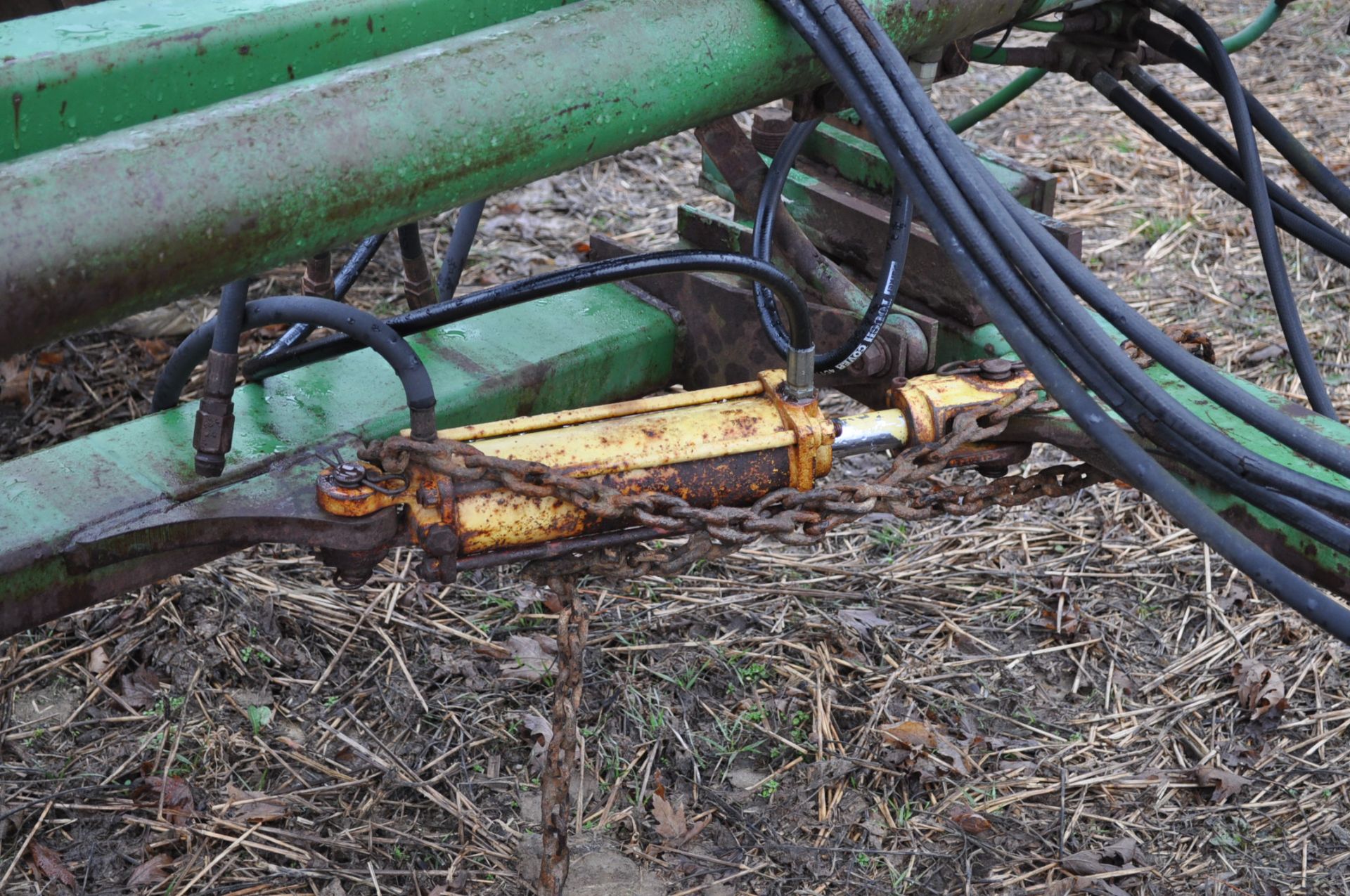 18’ John Deere 220 disc, hyd fold, 9 inch spacing - Image 15 of 15