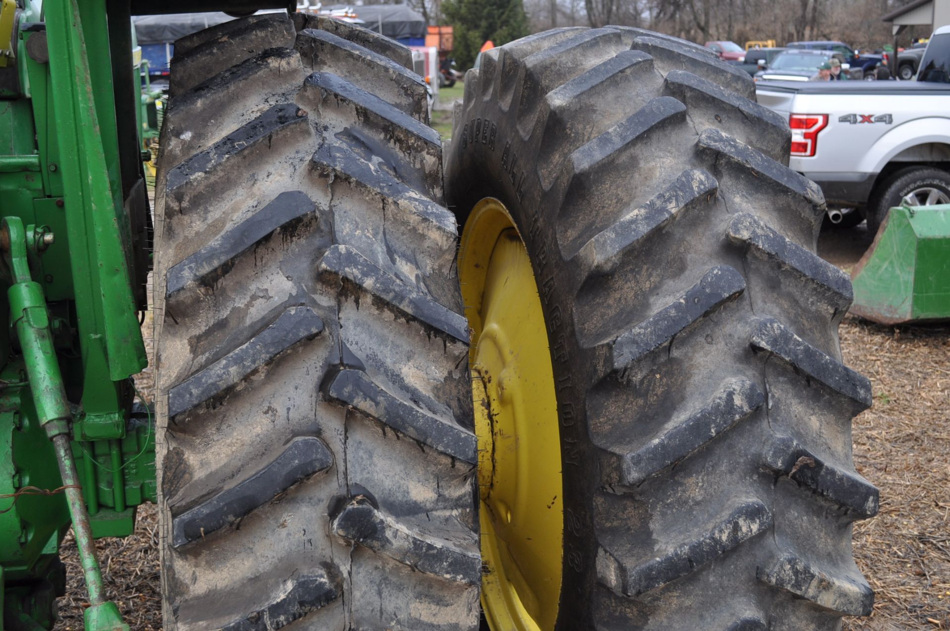 John Deere 4320 tractor, diesel, 18.4-38 duals, 10.00-16 wide front, Syncro, 2 hyd remotes, 540/1000 - Image 8 of 20