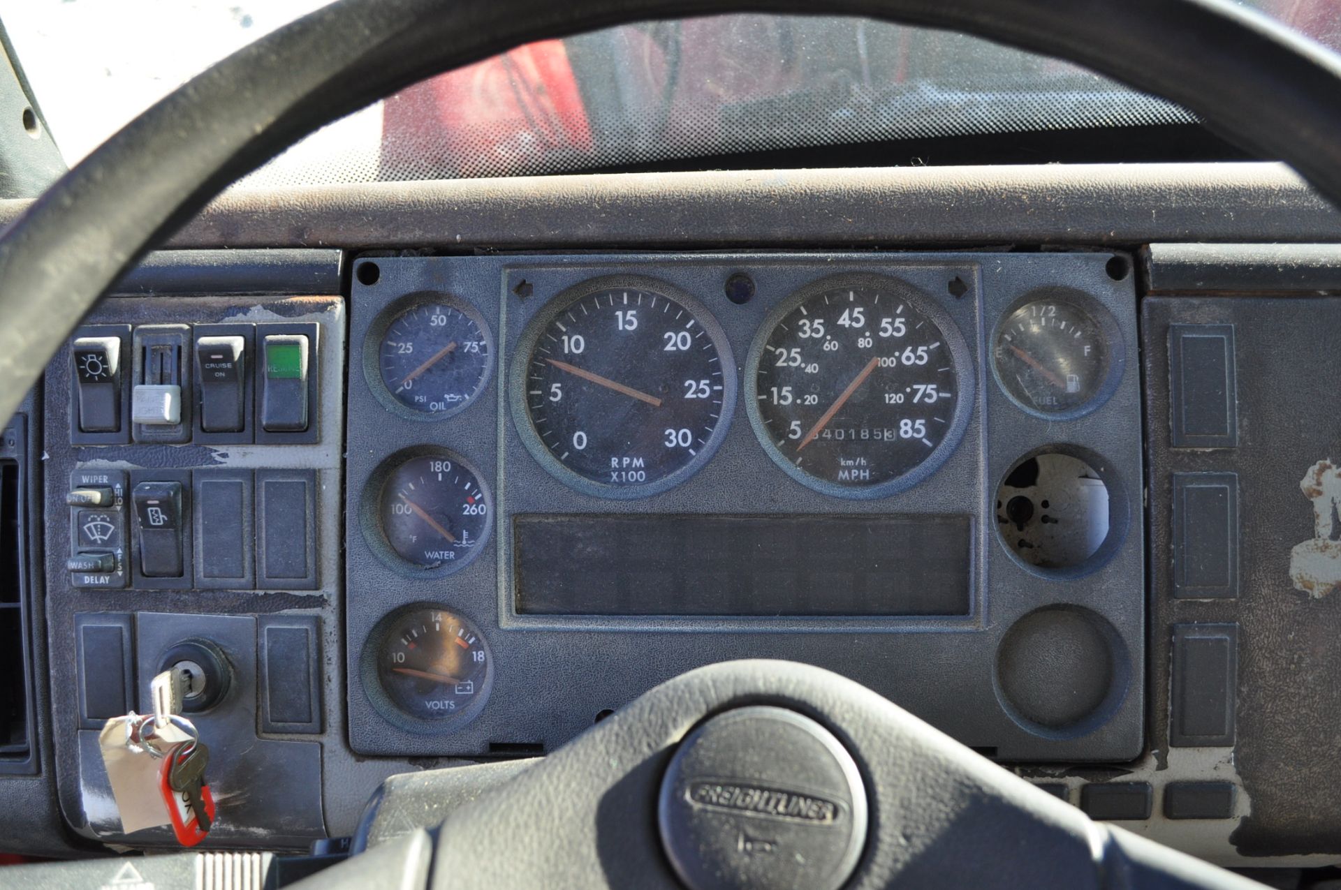 1999 Freightliner FL60 box truck, 20' box with roll up door, single axle, CAT 3126, 5 sp, hyd brake - Image 17 of 25