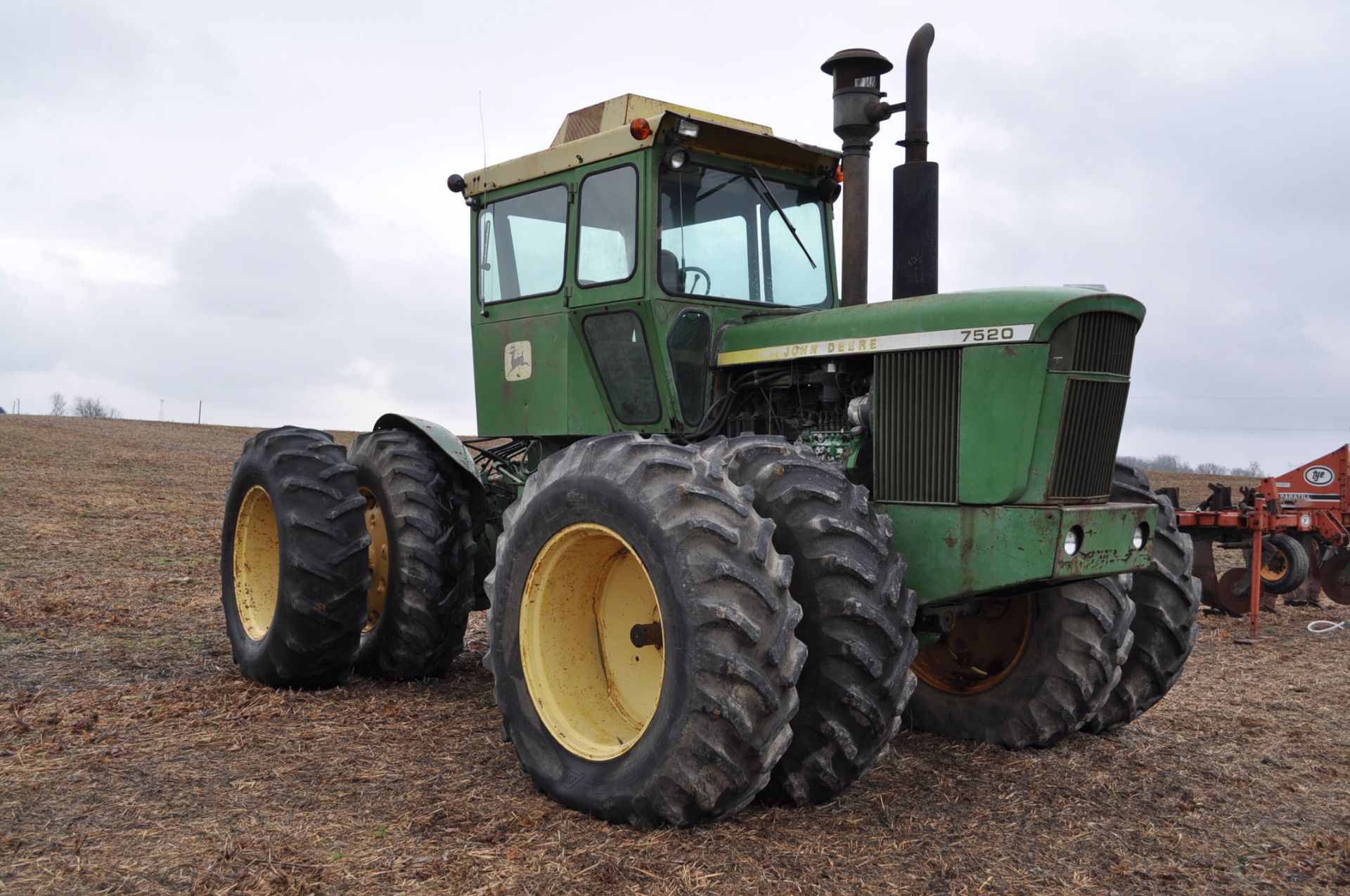 John Deere 7520 tractor, 4WD, diesel, 18.4-34 duals, original fenders, CHA, cab interior kit, 3 - Image 4 of 24