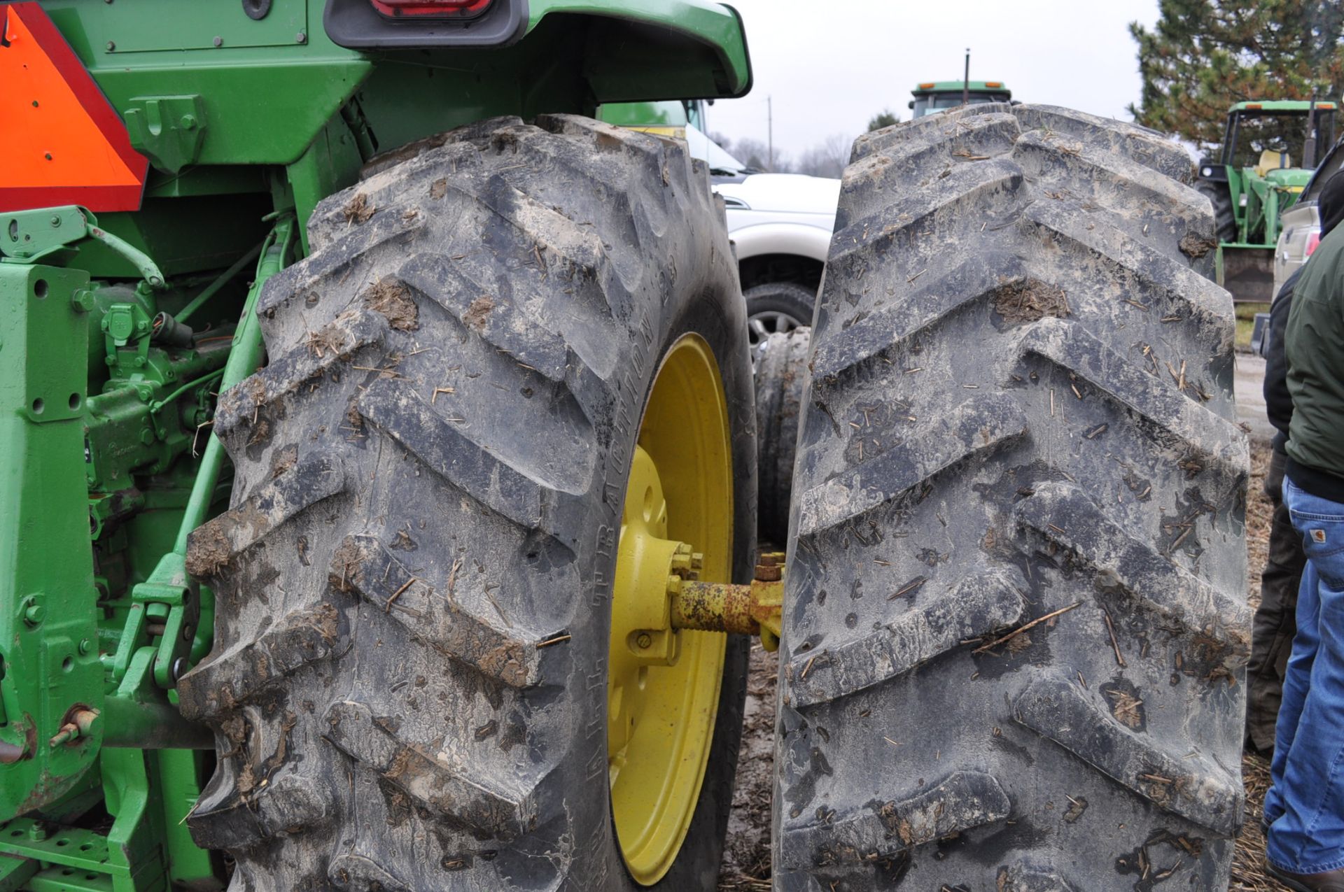 John Deere 4630 tractor, diesel, 20.8-38 hub duals, 14L-16 front, CHA, Quad range, 2 hyd remotes, - Image 7 of 22