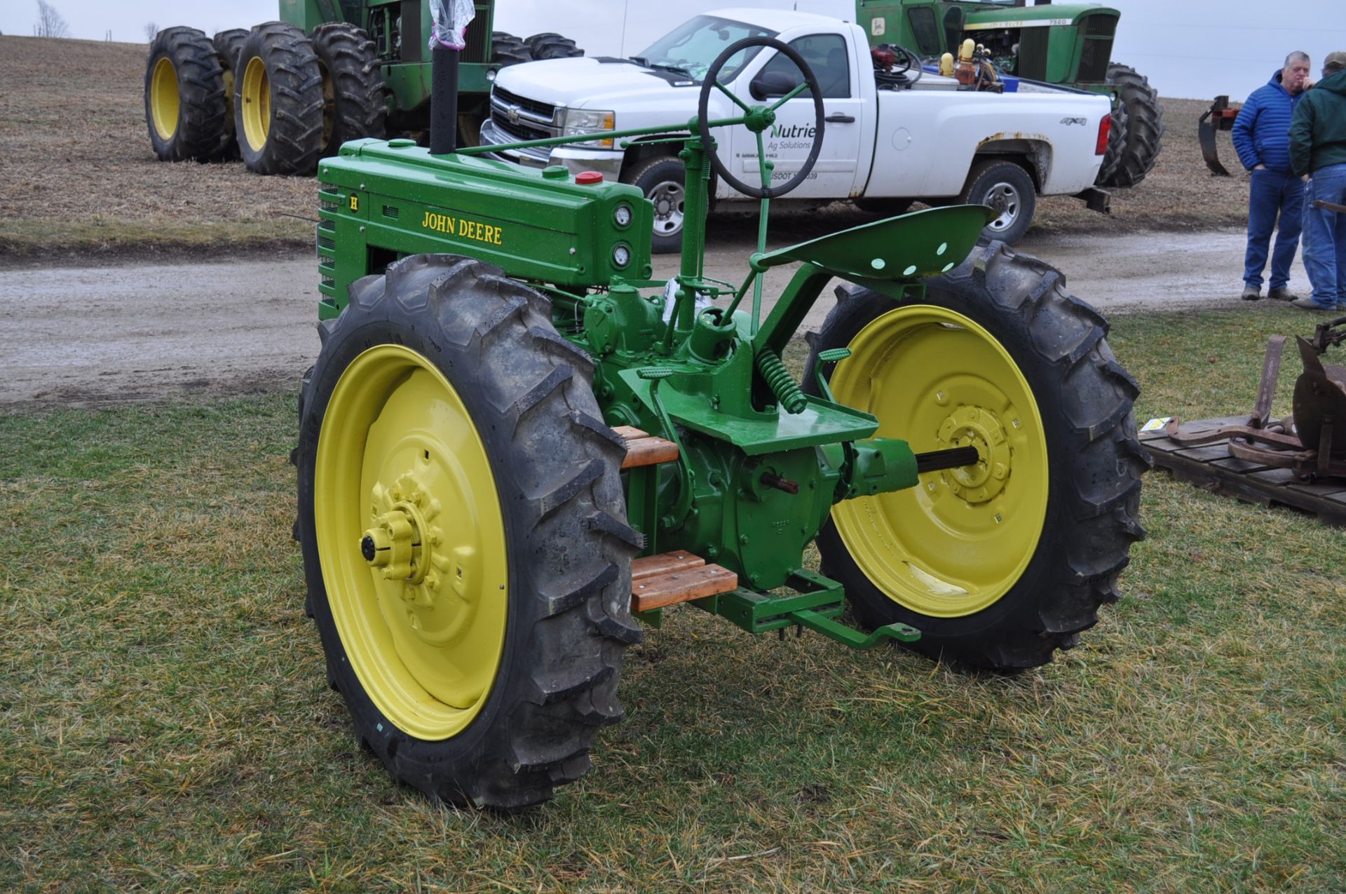 John Deere H tractor, NEW 9.5-32 rear, narrow front, 540 pto, SN H-7475 - Image 2 of 12