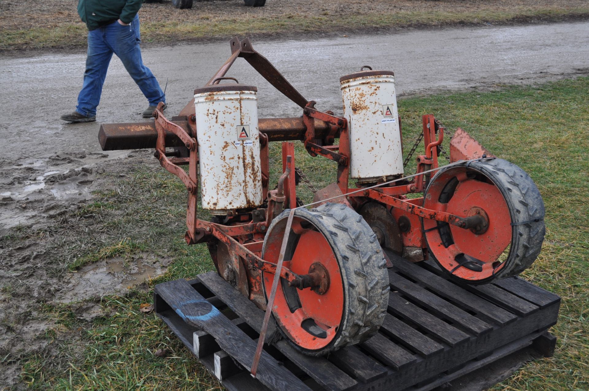 2-row 30” Allis Chalmers plate planter - Image 3 of 9