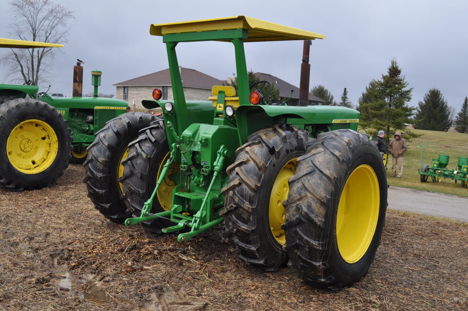 John Deere 4520 tractor, ***4520 frame with 4620 engine**** diesel, 18.4-38 new inside rear - Image 3 of 17