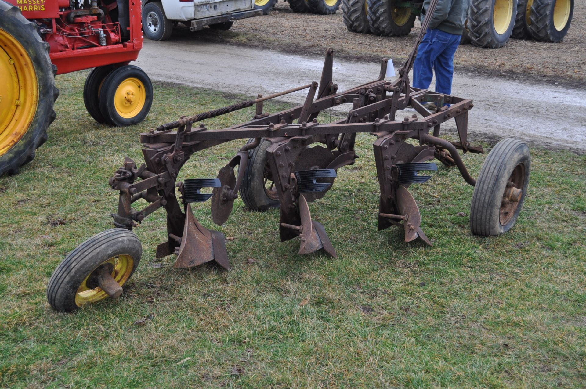 John Deere 3-btm x 16” plow, pull-type - Image 3 of 7