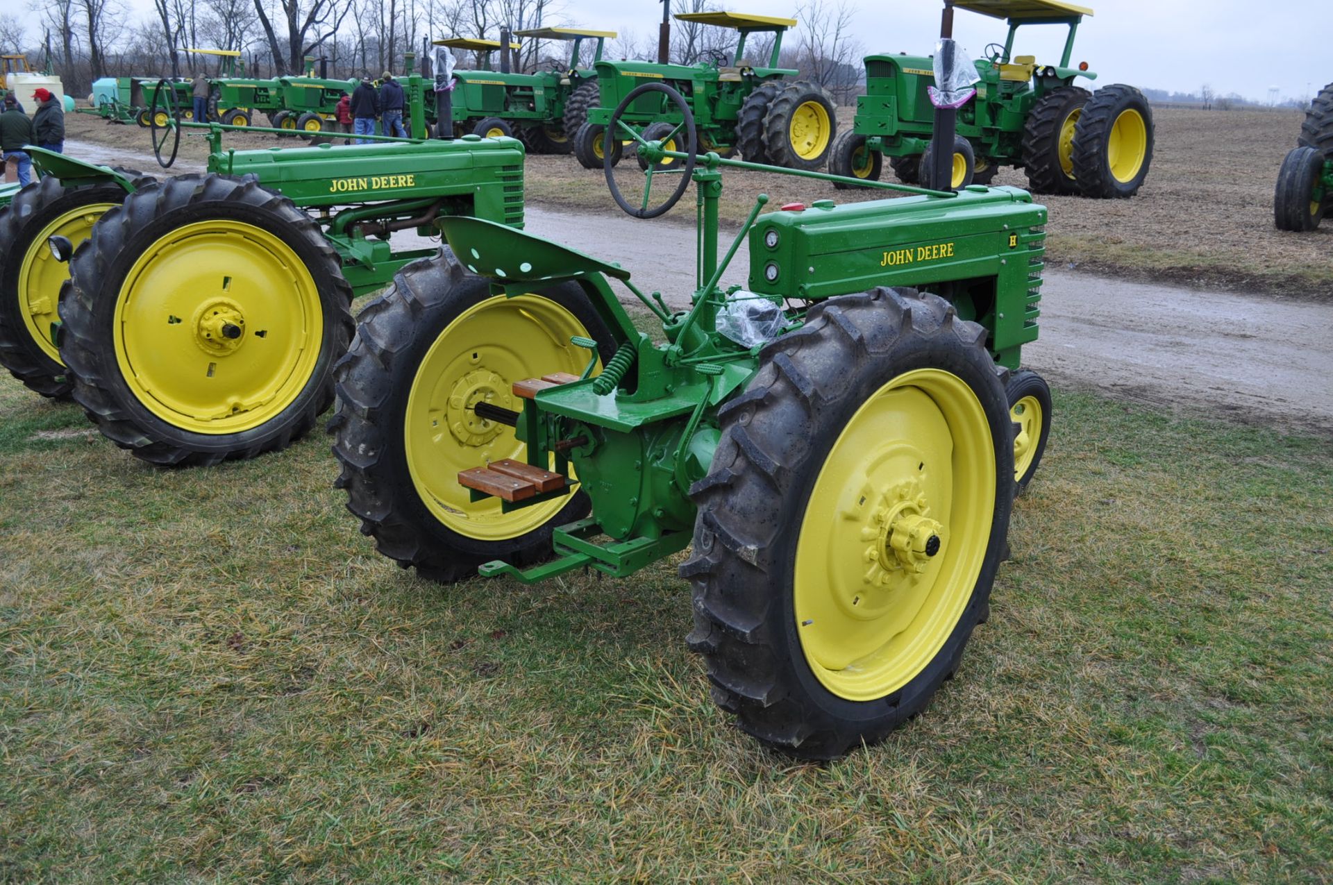 John Deere H tractor, NEW 9.5-32 rear, narrow front, 540 pto, SN H-7475 - Image 3 of 12