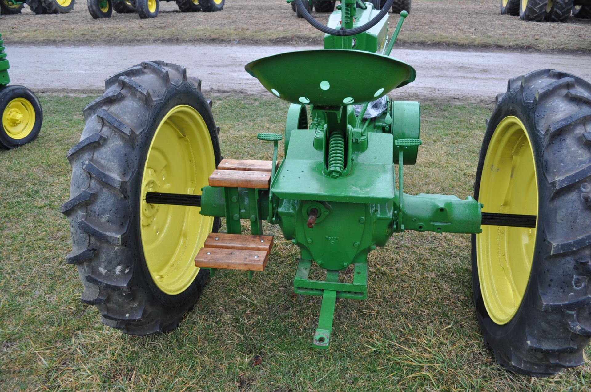 John Deere H tractor, NEW 9.5-32 rear, narrow front, 540 pto, SN H-7475 - Image 8 of 12