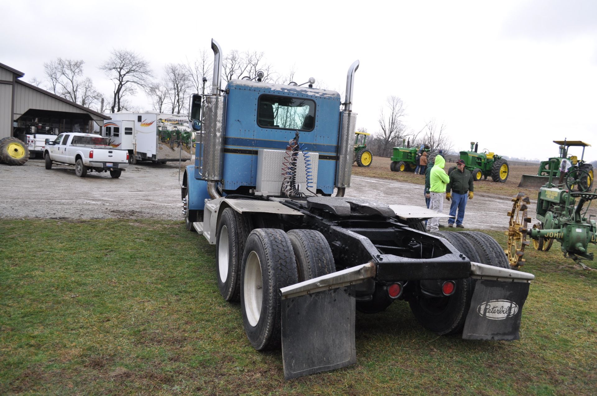 1988 Peterbilt 379 semi, ext hood, 444 Cummins, 15-speed, Peterbilt Air Leaf, single line wet kit, - Image 3 of 22