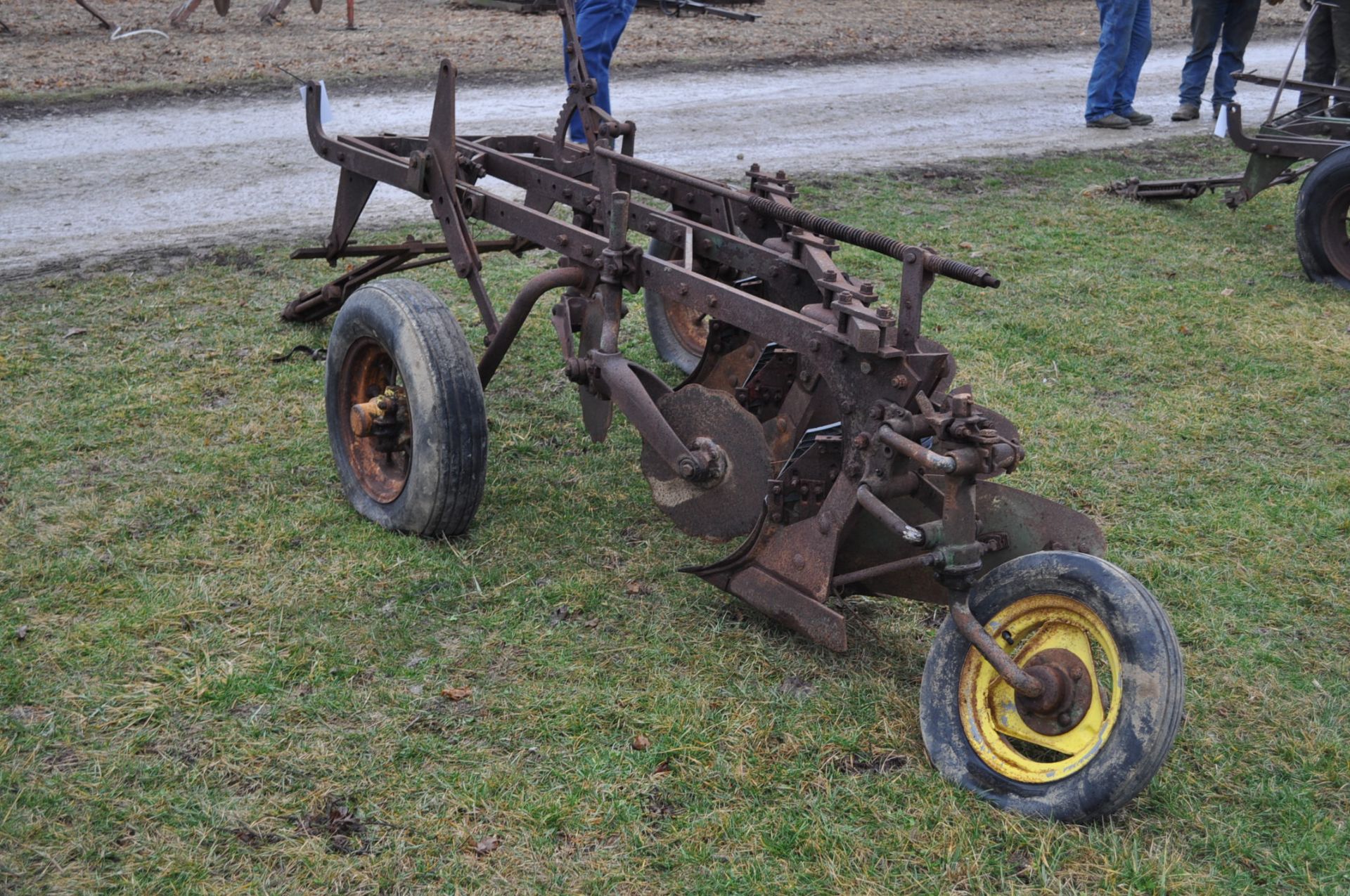 John Deere 3-btm x 16” plow, pull-type - Image 2 of 7