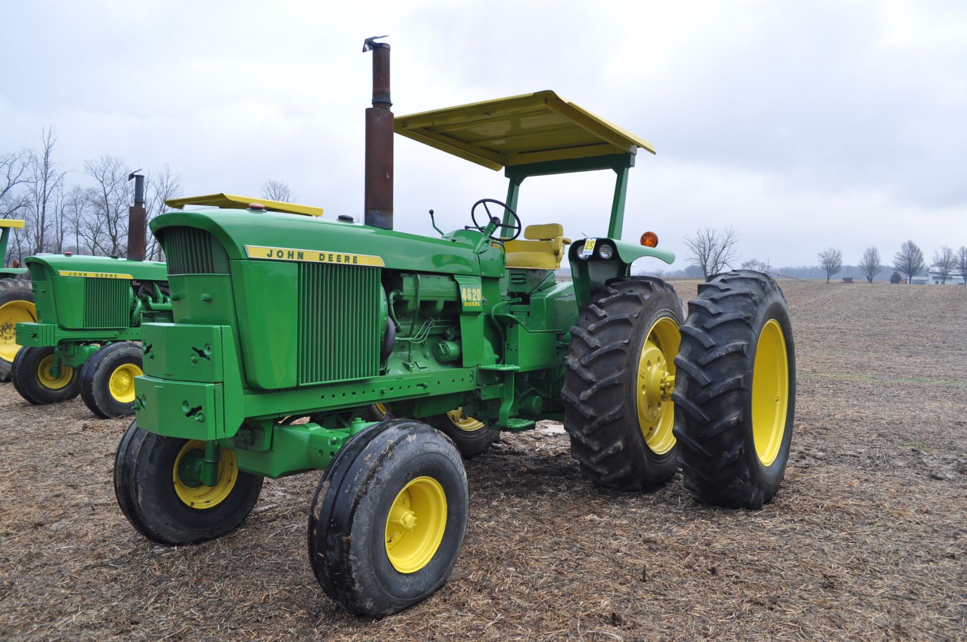 John Deere 4520 tractor, ***4520 frame with 4620 engine**** diesel, 18.4-38 new inside rear