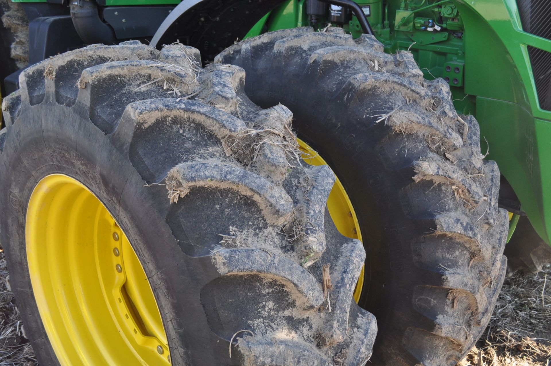 John Deere 8225R MFWD Tractor 480/80 R46 duals, 420/90R30 front duals, power shift, 5 hyd remotes, - Image 9 of 24