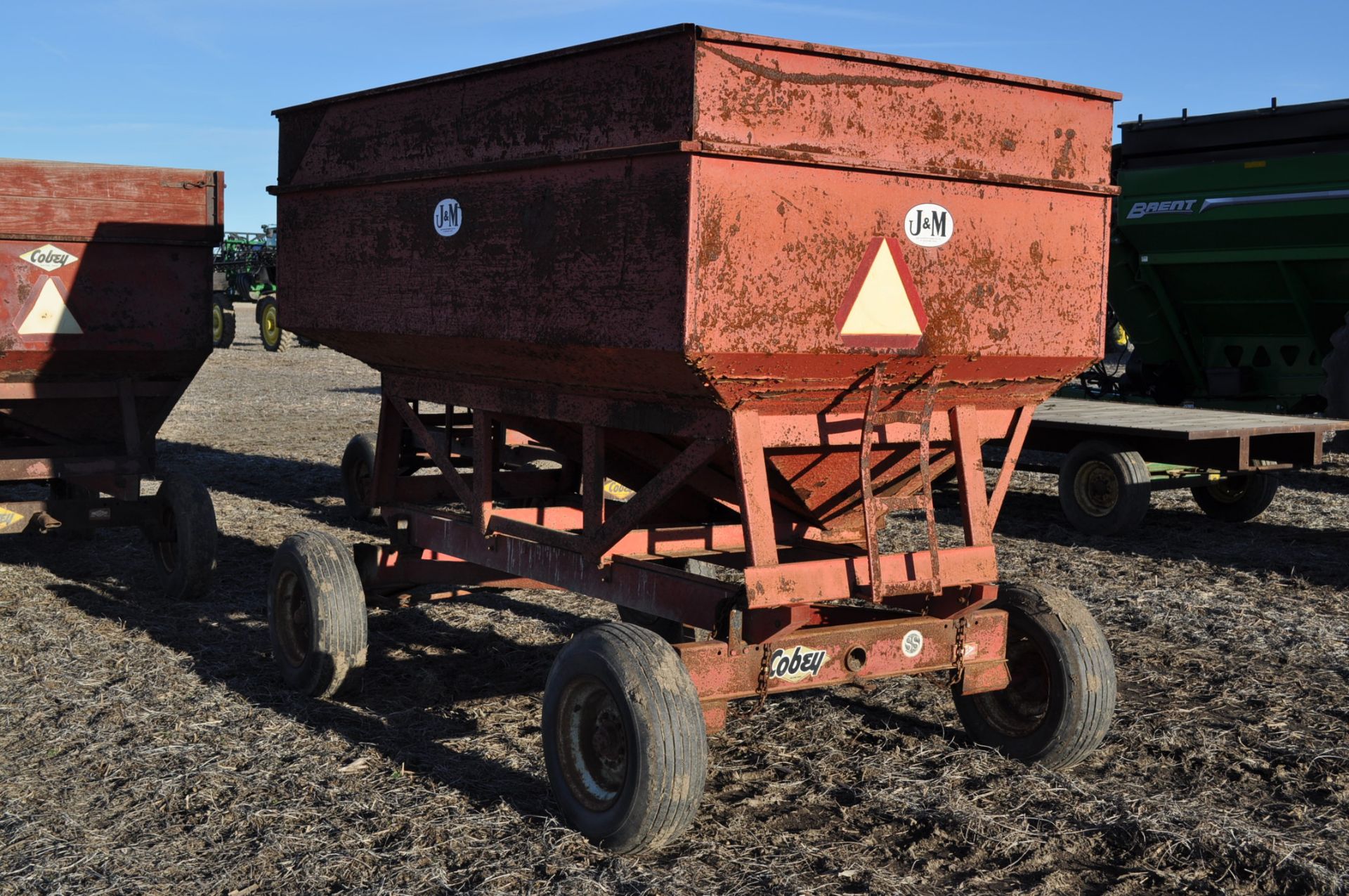 200 bu J&M Gravity wagon on Coby gear - Image 2 of 10