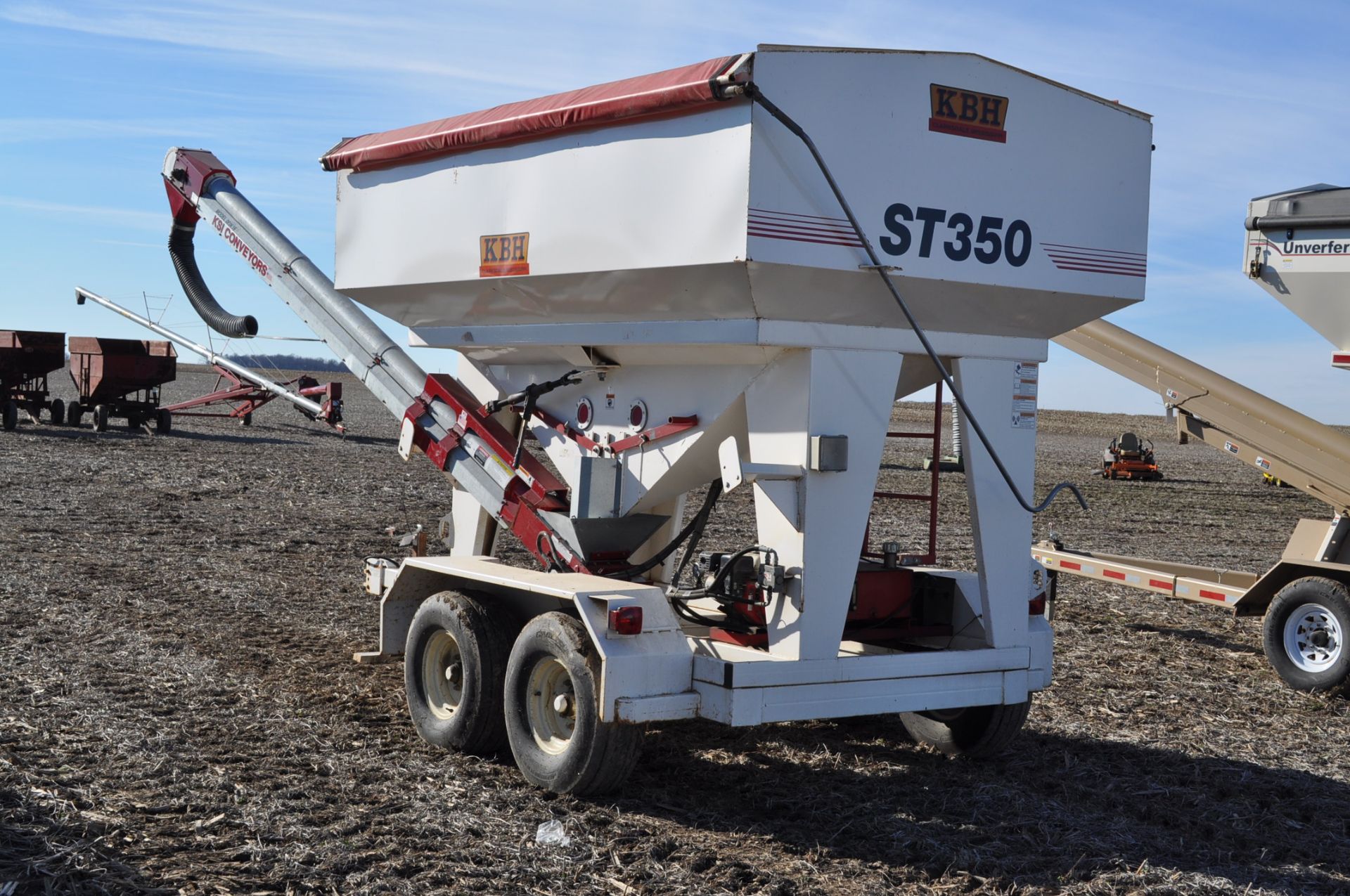 KBH Seed Tender Trailer, 2 compartment, 16 ft KSI Conveyor, Honda GX160 engine with electric - Image 2 of 16