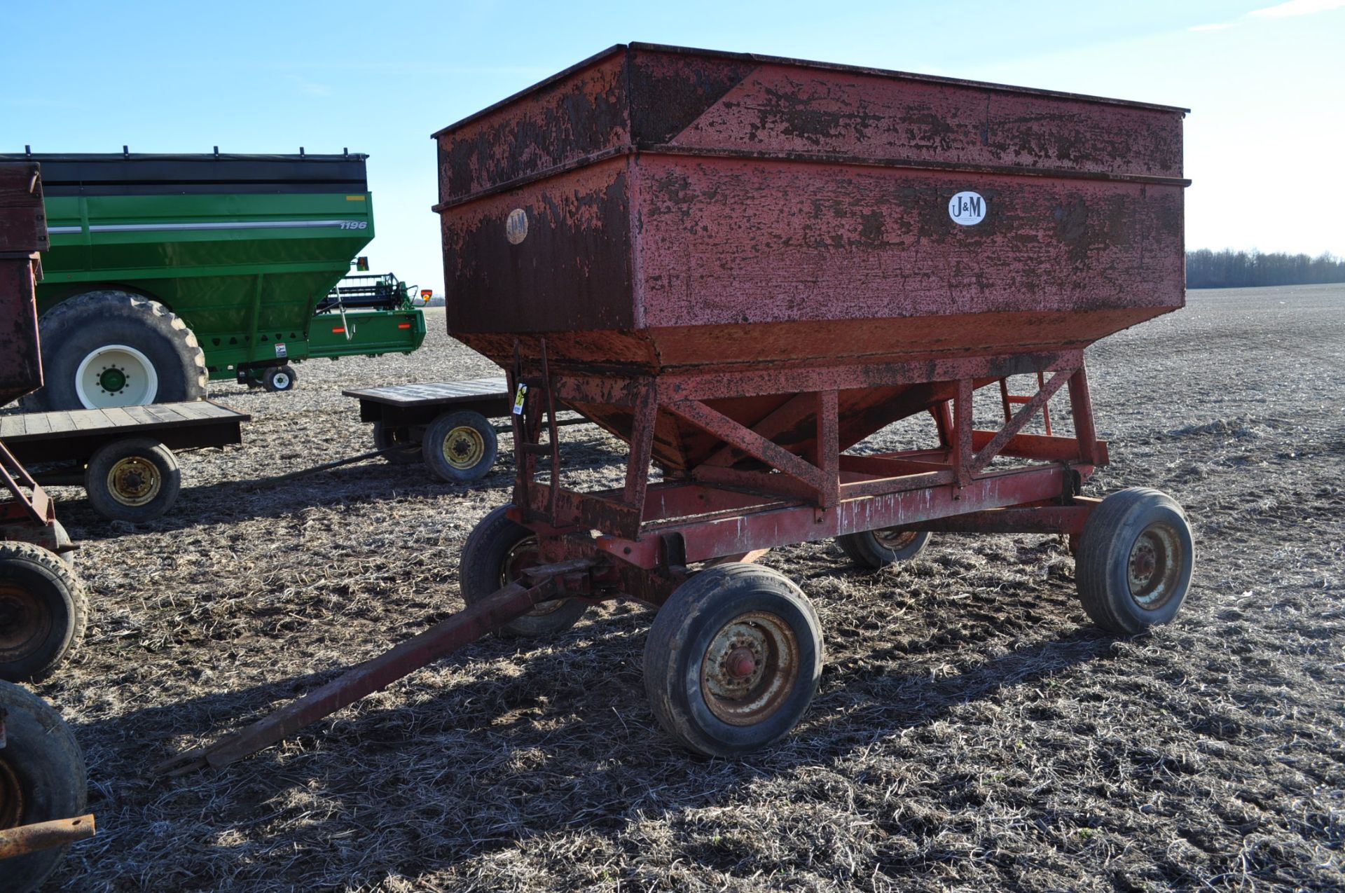 200 bu J&M Gravity wagon on Coby gear