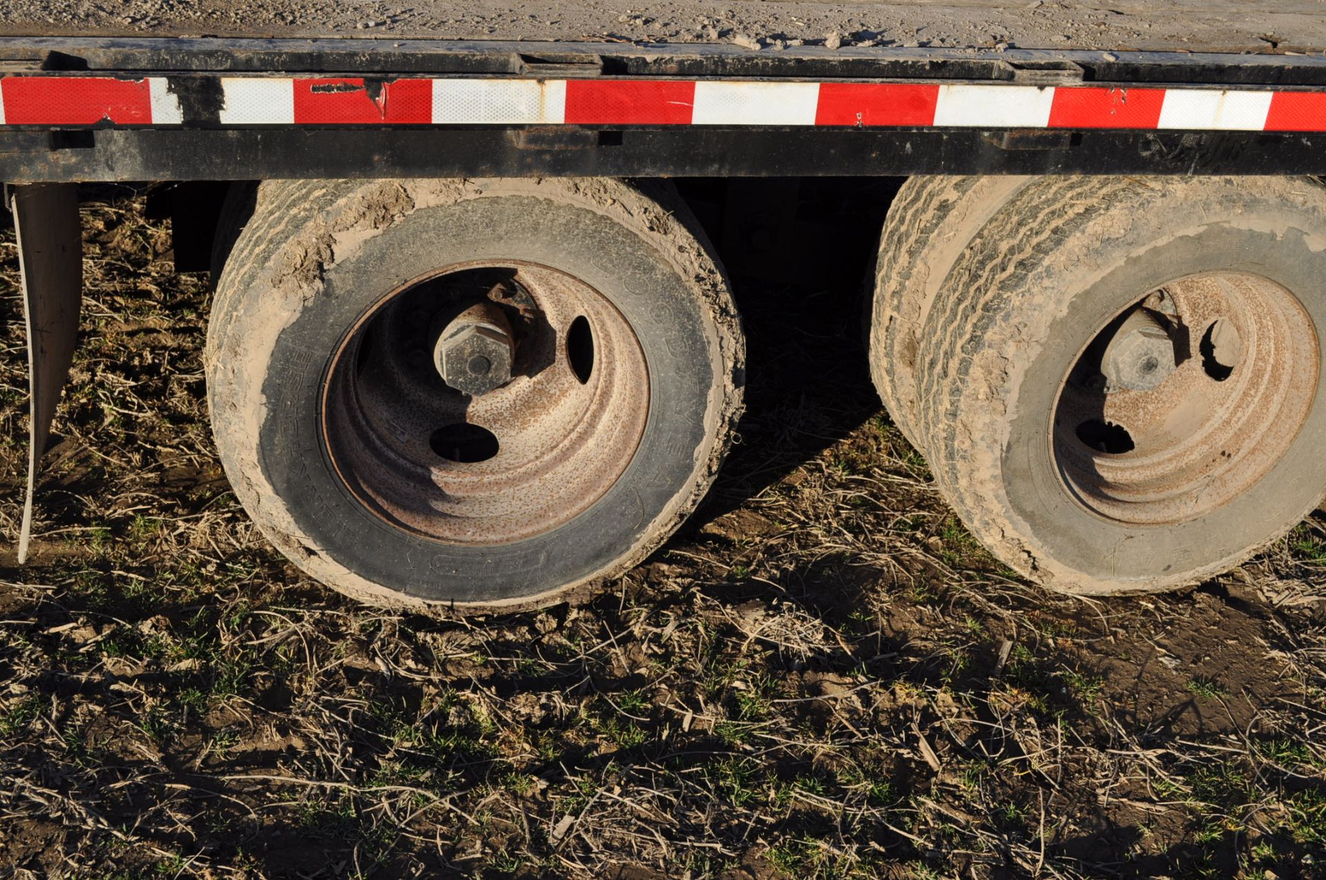 1997 20’+5’ Cornpro Gooseneck Trailer ramps, dual tandem axles, GVWR 18,000 lbs - Image 7 of 7