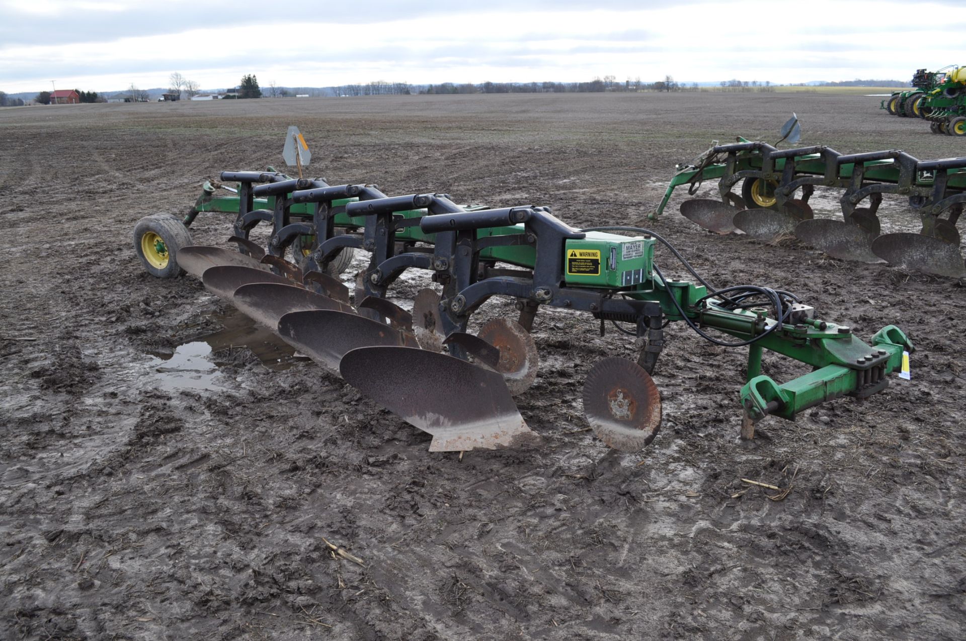 John Deere 2810, 5 bottom moldboard plow, spring reset - Image 4 of 7