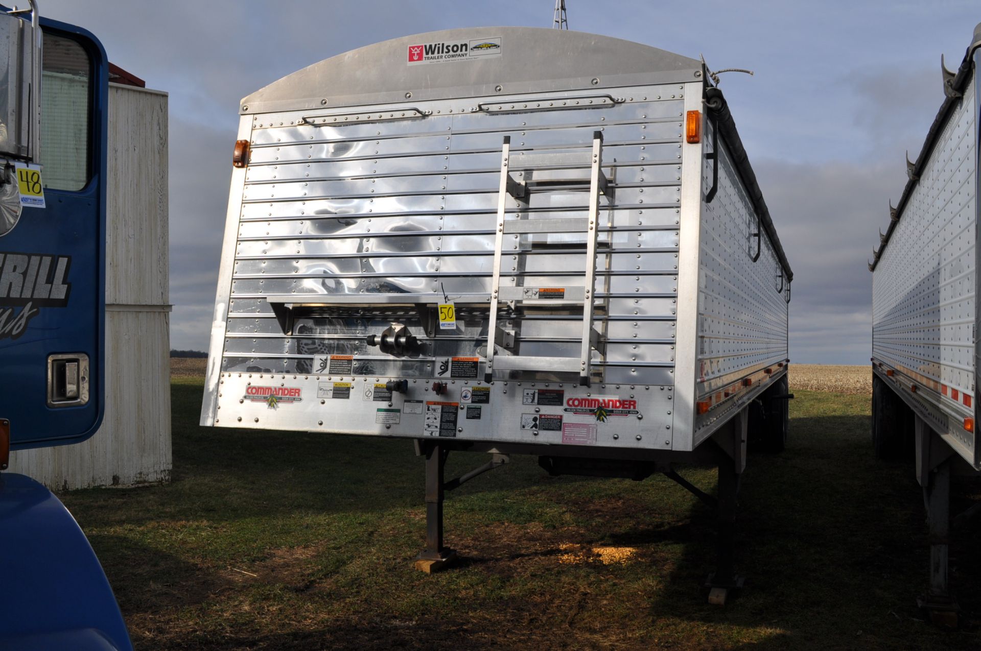 2012 40’ Wilson Grain Trailer ss front and rear panels, LED lights, air ride, 8 aluminum rims, 24.