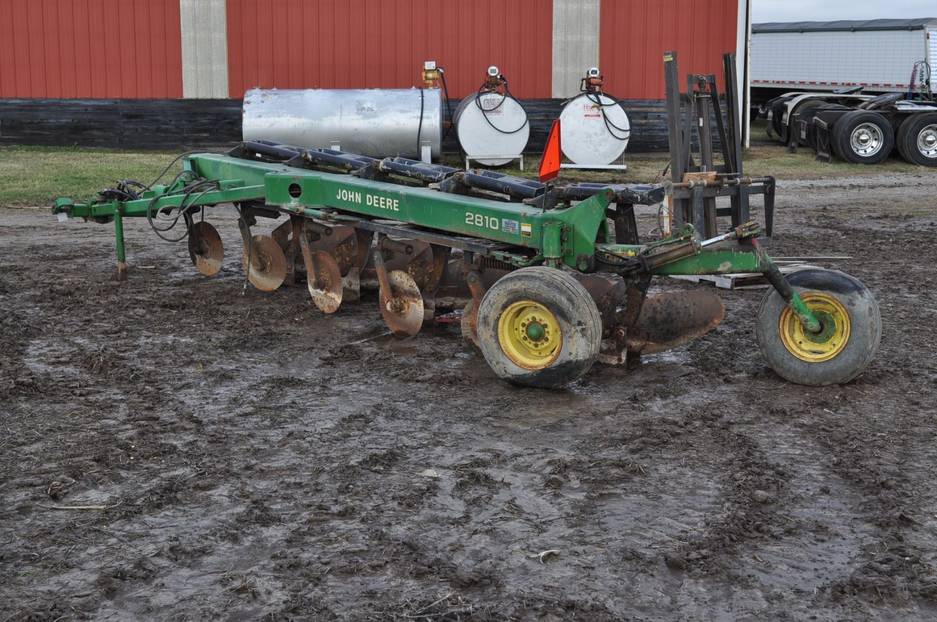 John Deere 2810, 5 bottom moldboard plow, spring reset - Image 2 of 7