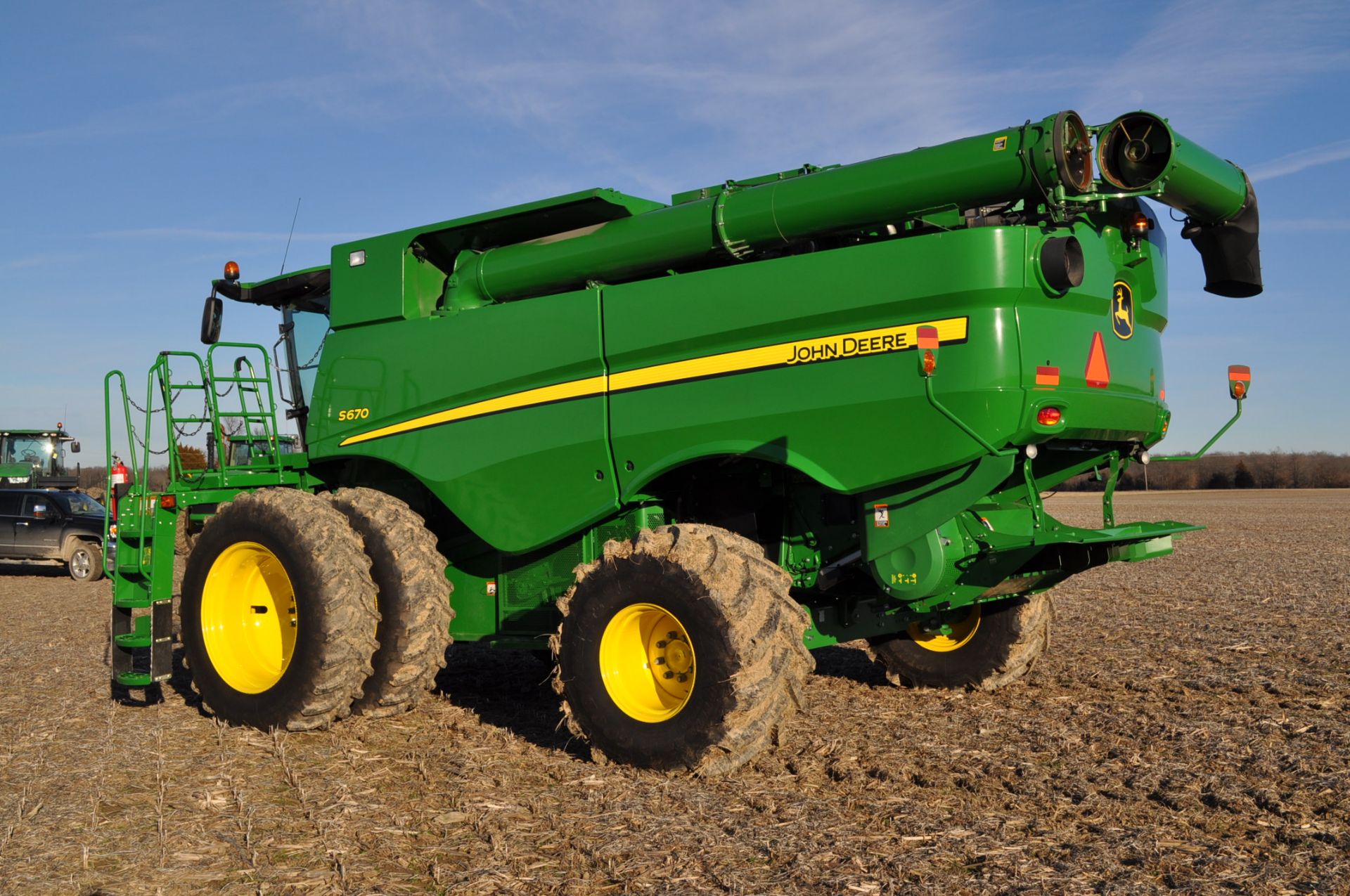 2017 John Deere S670 STS Combine premium cab, LED lights, Autotrac ready, 3 speed electrical shift - Image 2 of 33