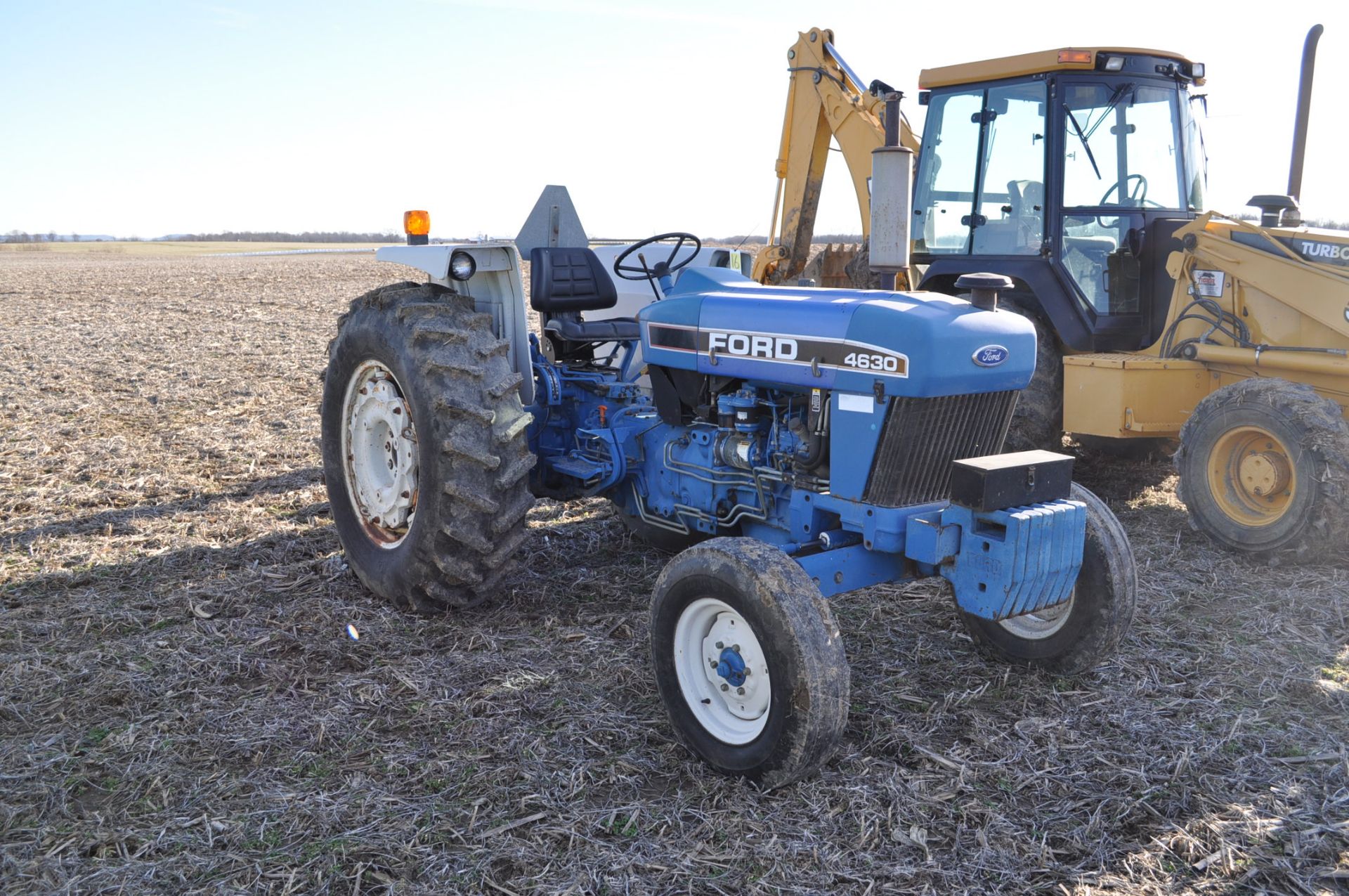 Ford 4630 Diesel Tractor, 16.9-30 rear tires, 7.5-16 front tires, 540 pto, 2 hyd remotes 3 pt, 6 - Image 4 of 16