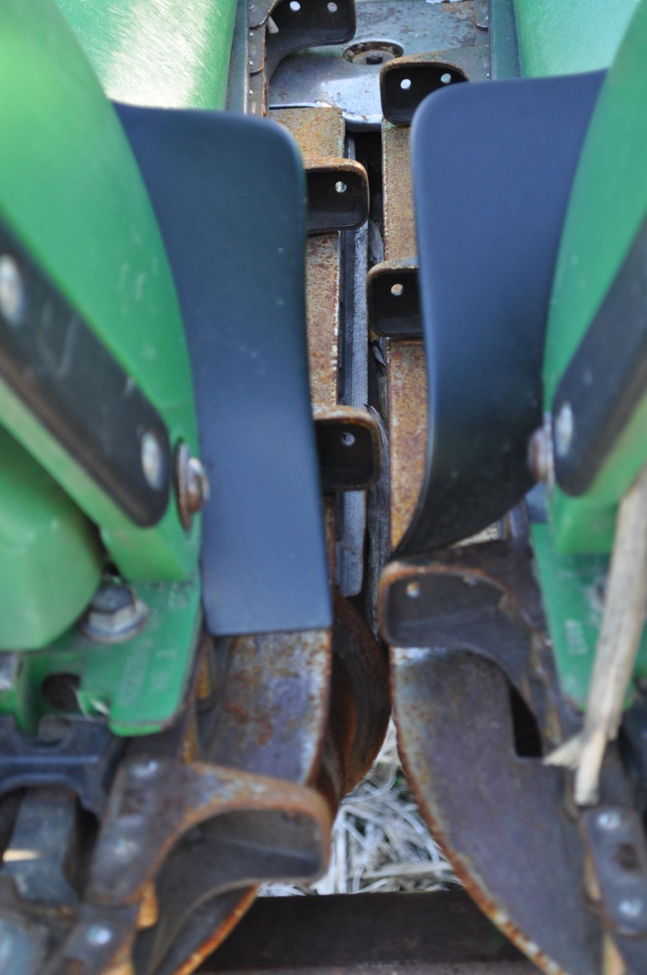 2014 John Deere 612C Poly corn head, hyd deck plates, knife rolls, Row Sense feeler, 1 set of - Image 17 of 26