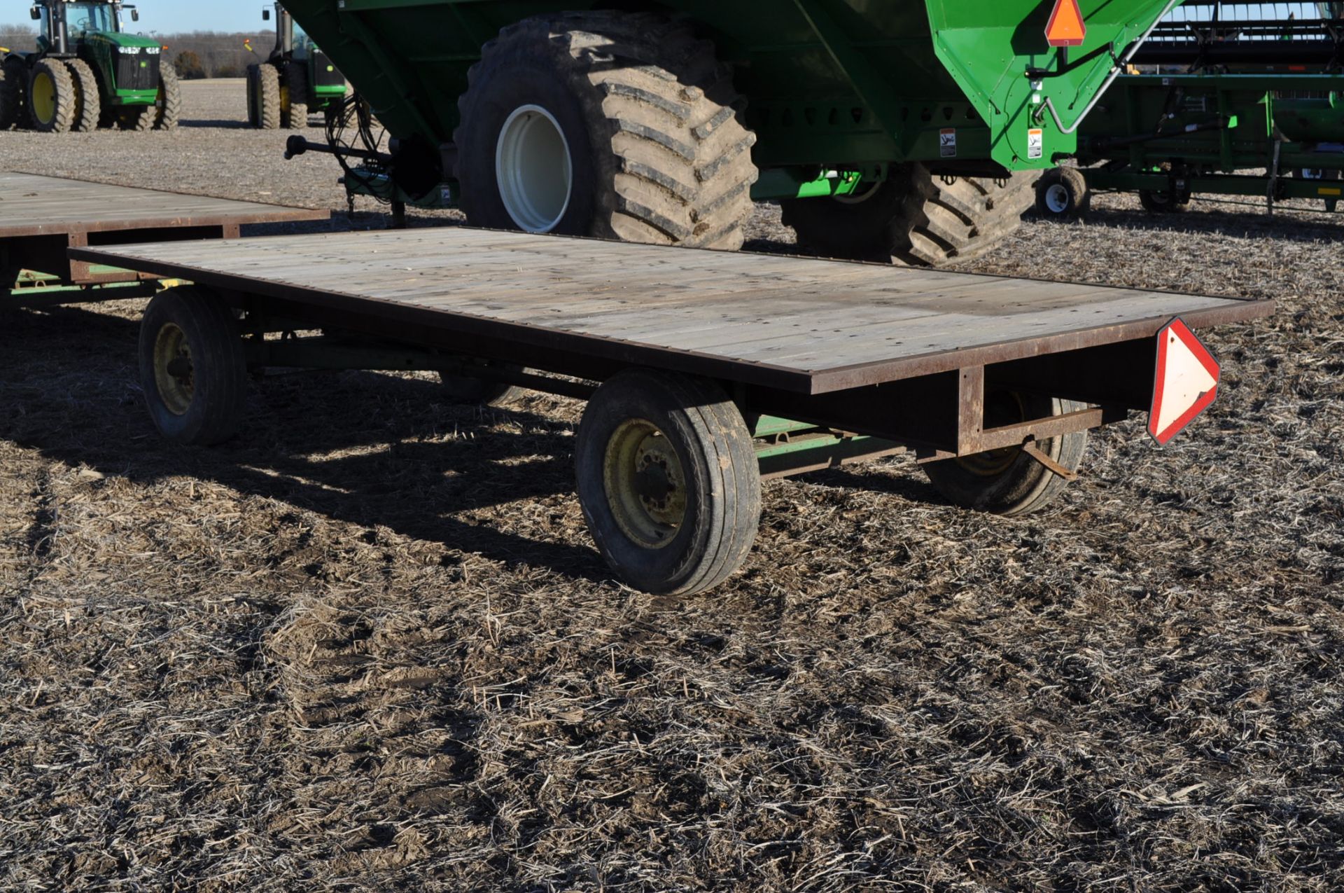 16' flat rack wagon with John Deere gear - Image 2 of 9