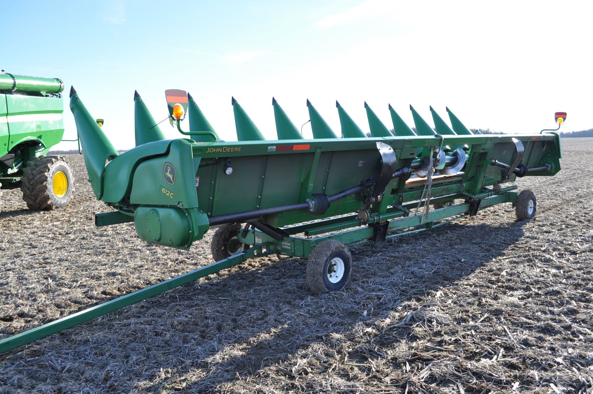 2014 John Deere 612C Poly corn head, hyd deck plates, knife rolls, Row Sense feeler, 1 set of