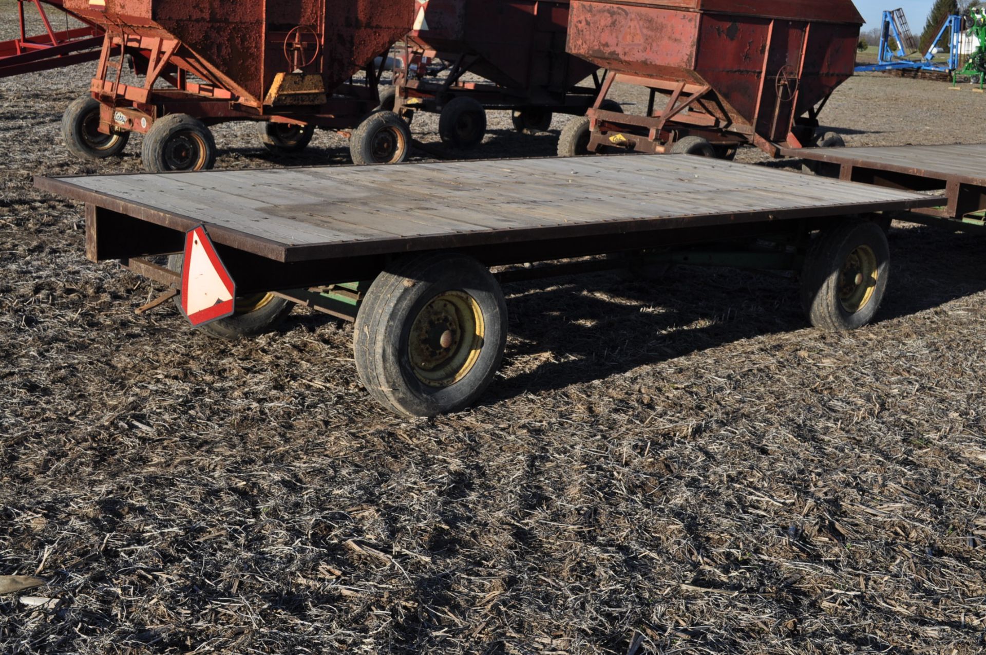 16' flat rack wagon with John Deere gear - Image 3 of 9