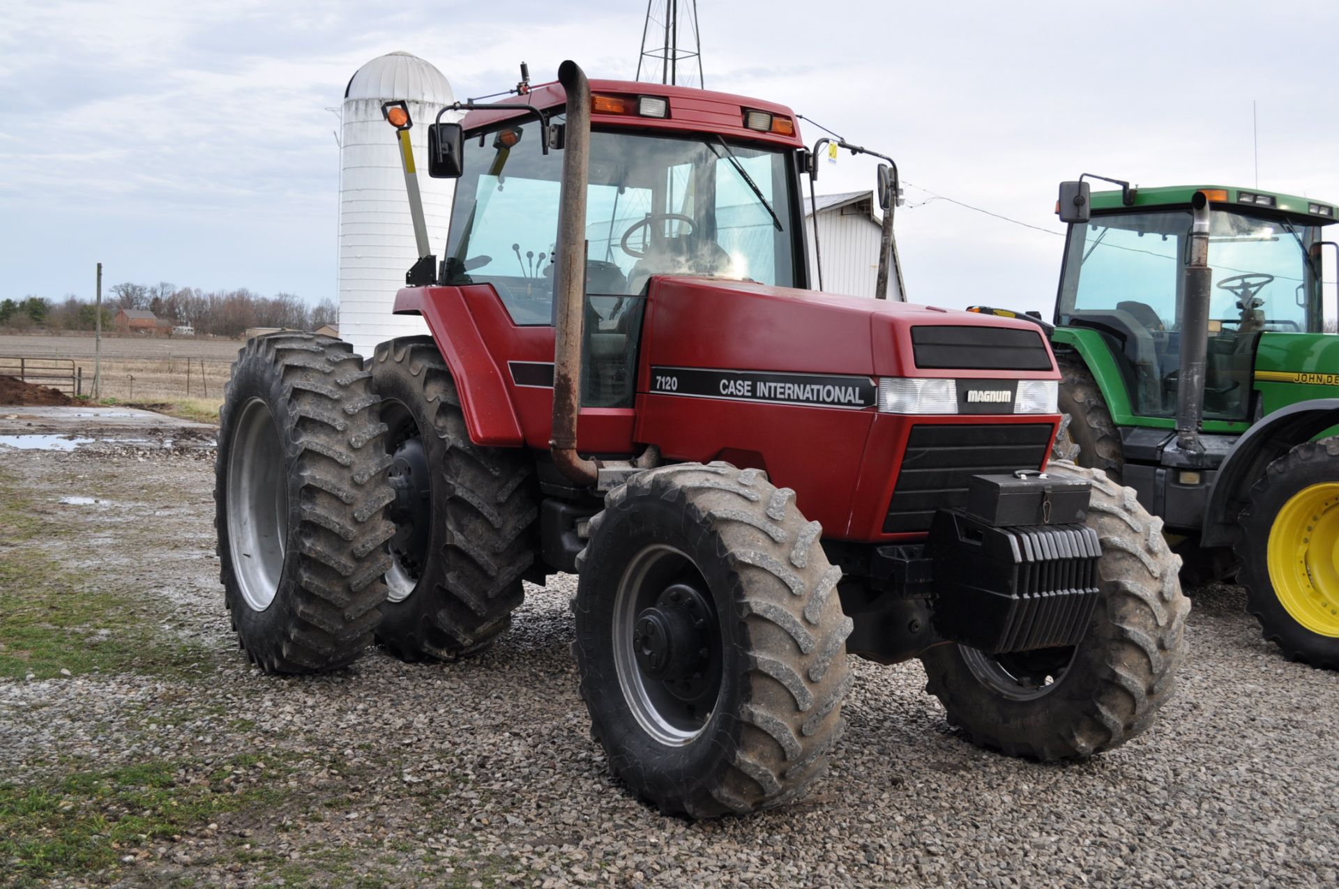 Case IH 7120 MFWD tractor, 480/80 R 42 duals, 480/65 R 28 front, 3 hyd remotes, 540/1000 pto, 3 - Image 4 of 16