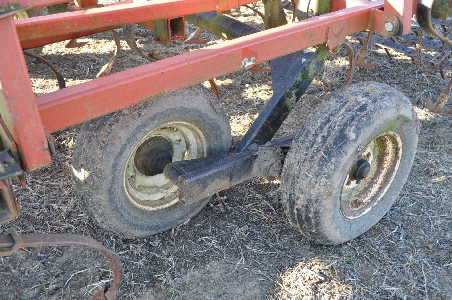 26’ Kent Disc-o-vator, front blades, sweep, 5-bar harrow, walking tandems - Image 10 of 15