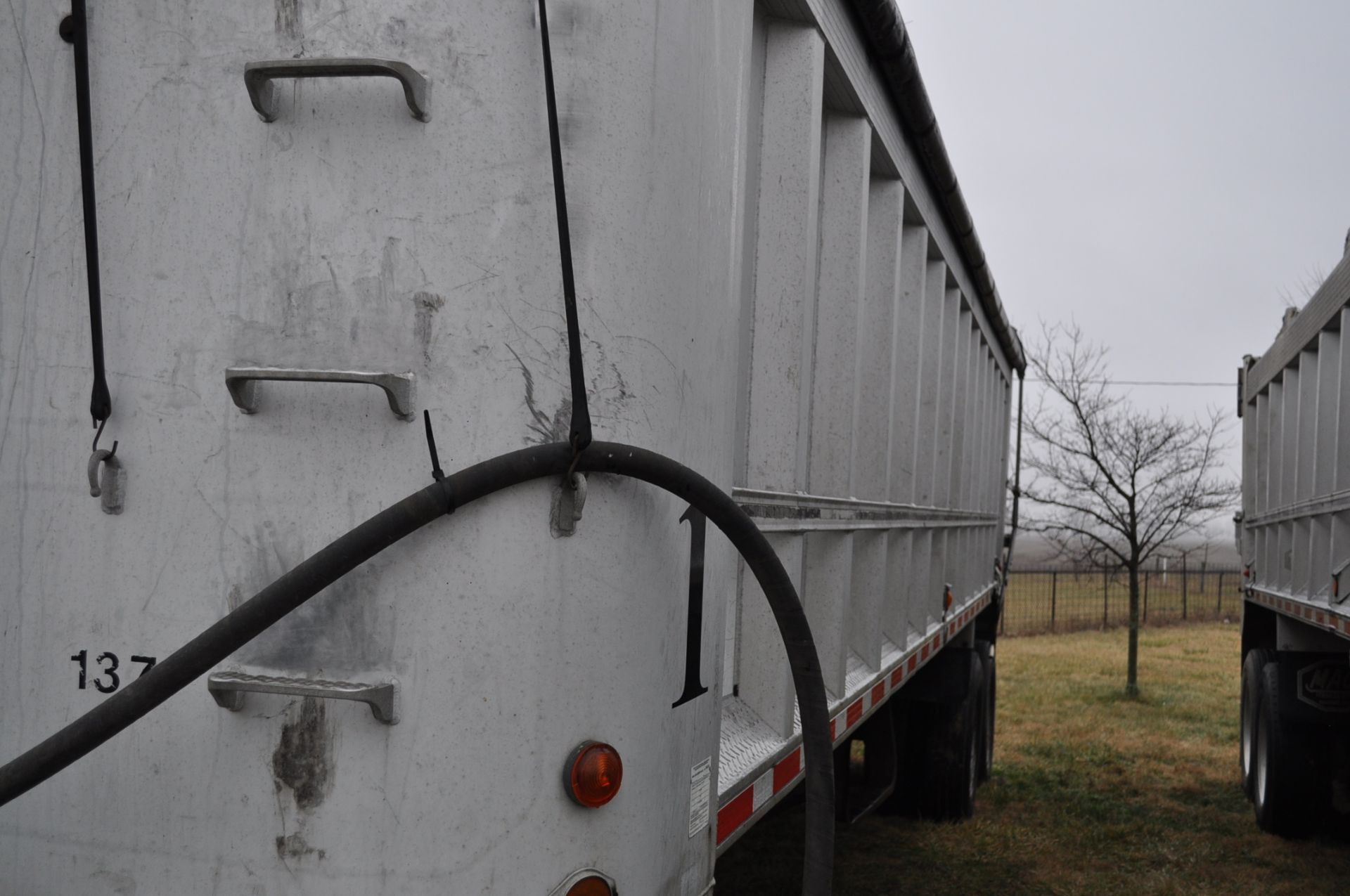 1988 East 32’ end dump trailer, spring ride, 11 R 24.5 tires, Dayton rims, roll tarp, coal chute, - Image 6 of 12