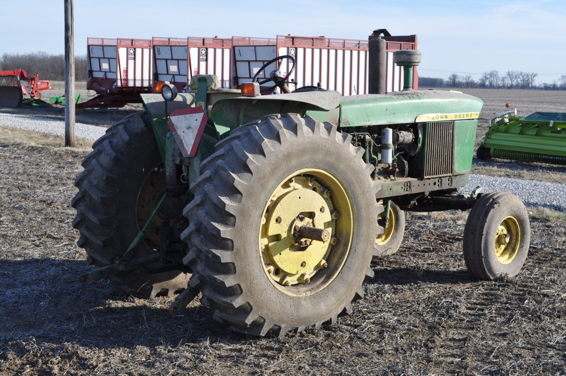 John Deere 4020 parts tractor - Image 4 of 20