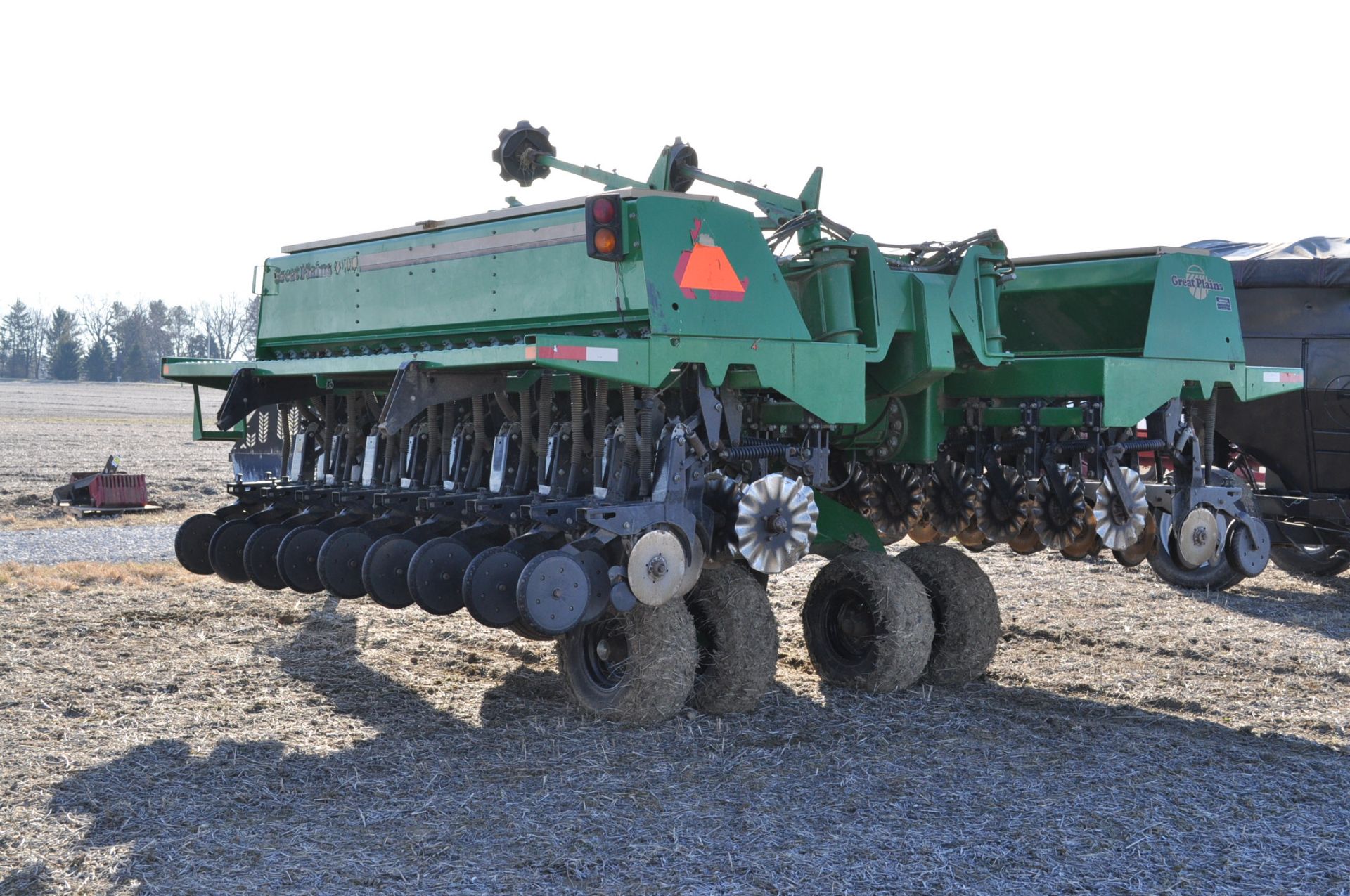 24’ Great Plains Solid Stand 2410NT drill, no-till coulters, seed loc wheel, single rubber press - Image 3 of 17