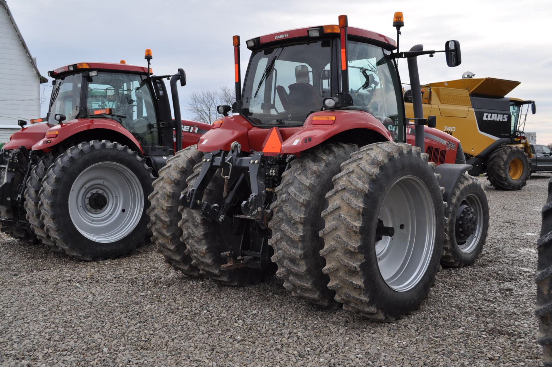 Case IH Magnum 225 tractor, MFWD, 480/80 R 46 duals, 380/85 R 34 front, CVT, 4 hyd remotes, 540/1000 - Image 3 of 27