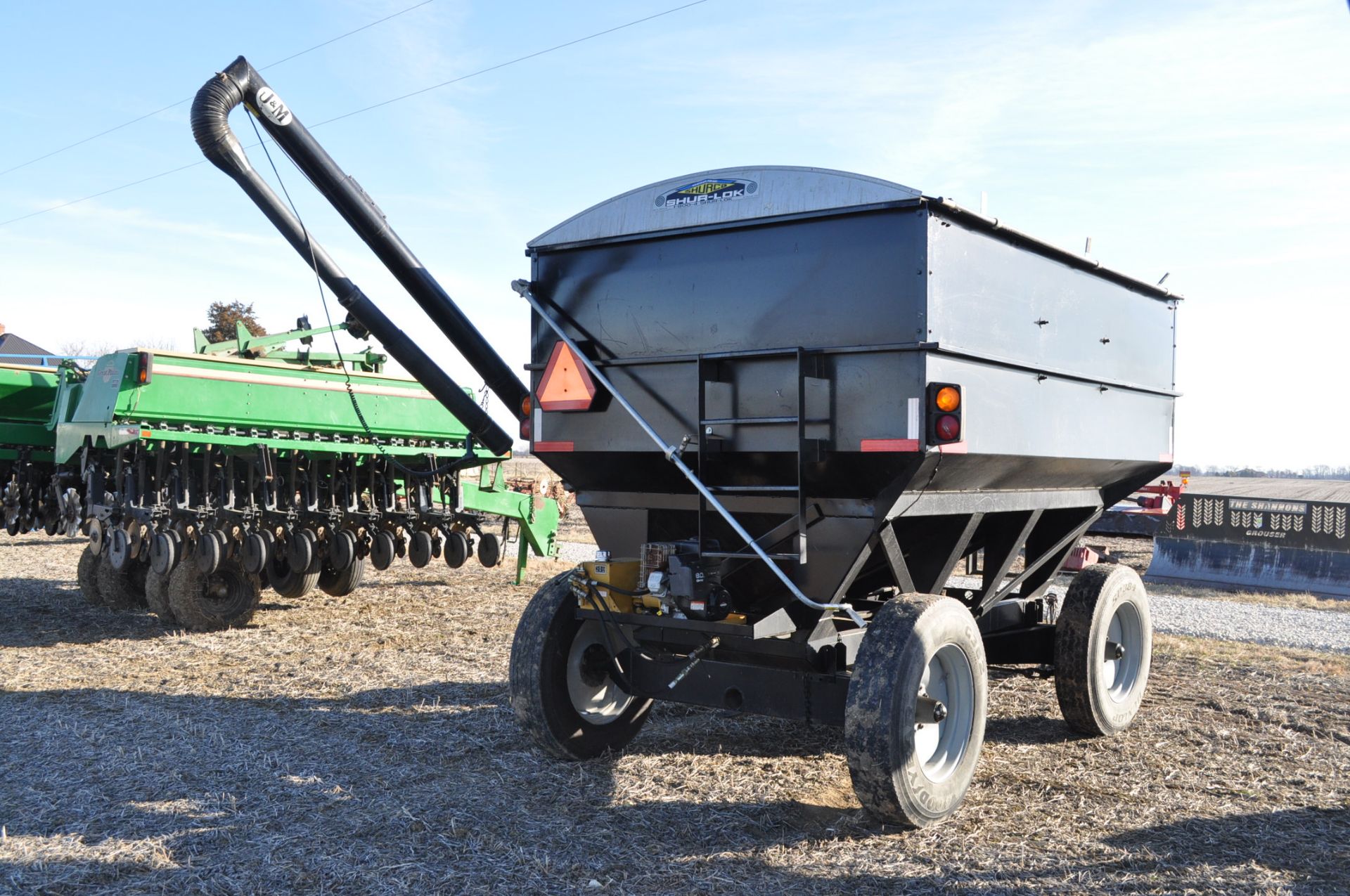 J & M 350 gravity seed wagon, 11 R 24.5 tires, 15’ poly cup auger, 3 section spout, Augermate hyd - Image 3 of 19