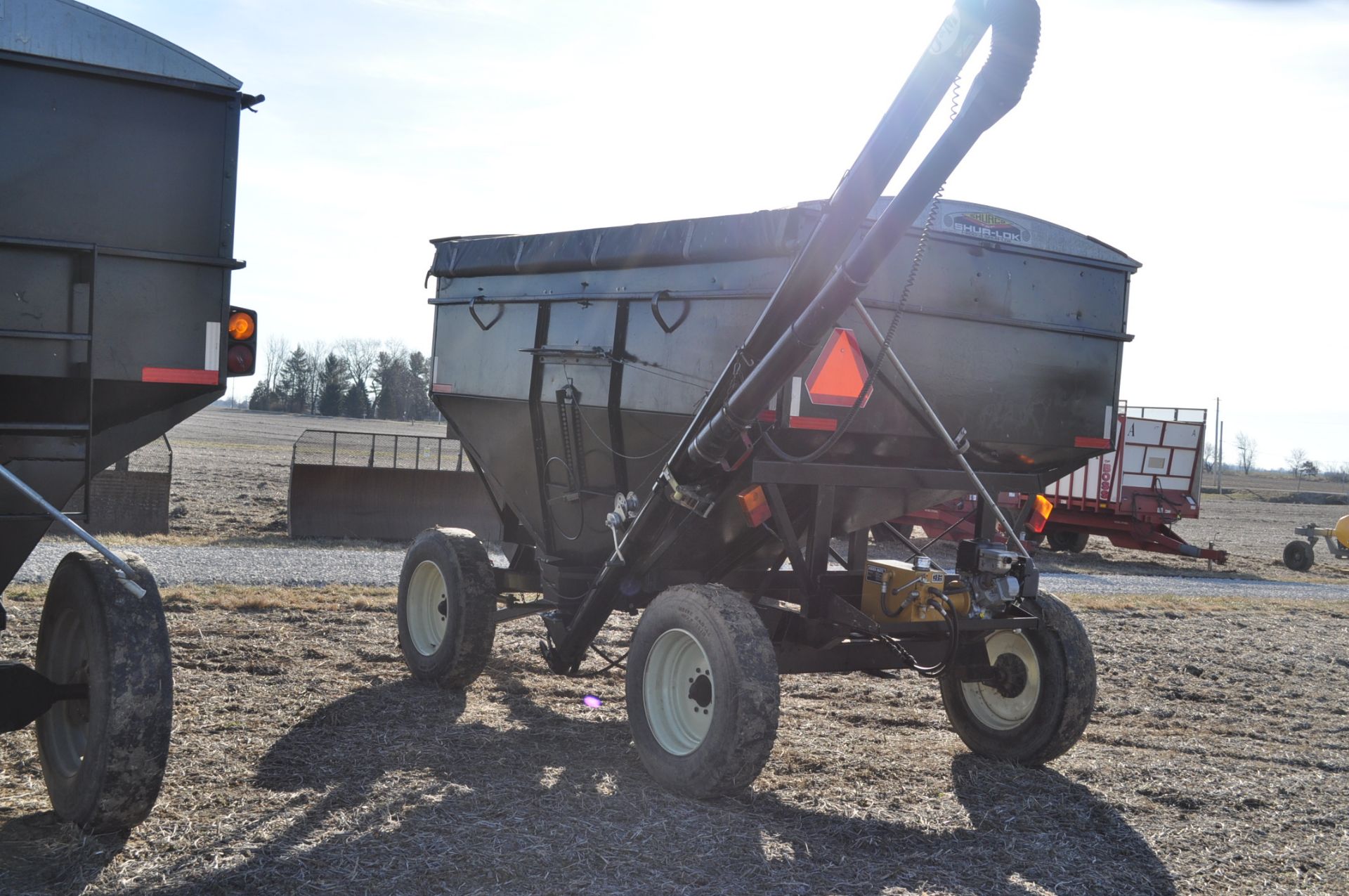 300 bushel gravity seed wagon, 15’ J & M poly cup auger, Auger Mate hyd power unit, 295/75 R 22.5 - Image 2 of 15