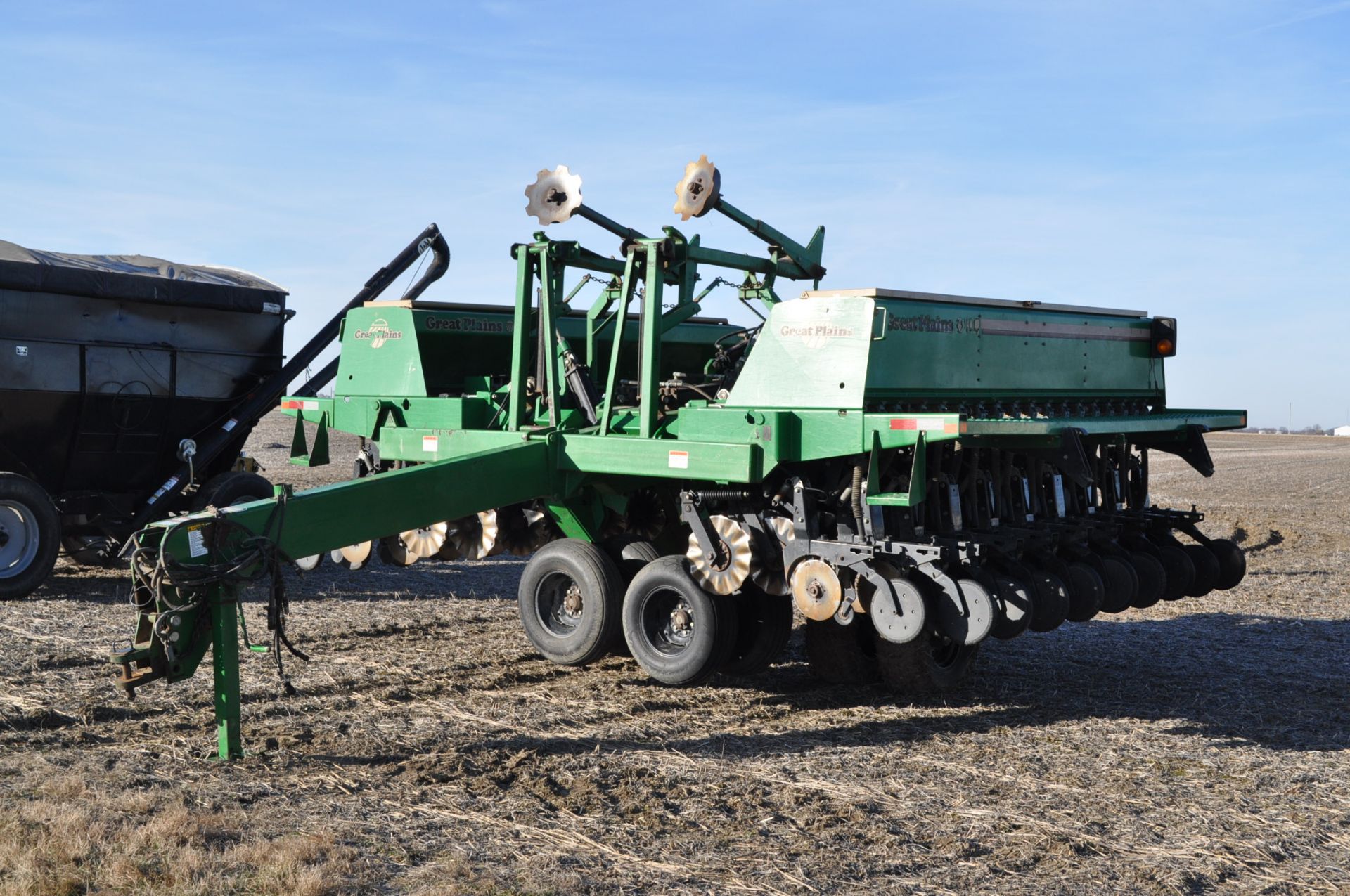 24’ Great Plains Solid Stand 2410NT drill, no-till coulters, seed loc wheel, single rubber press - Image 2 of 17