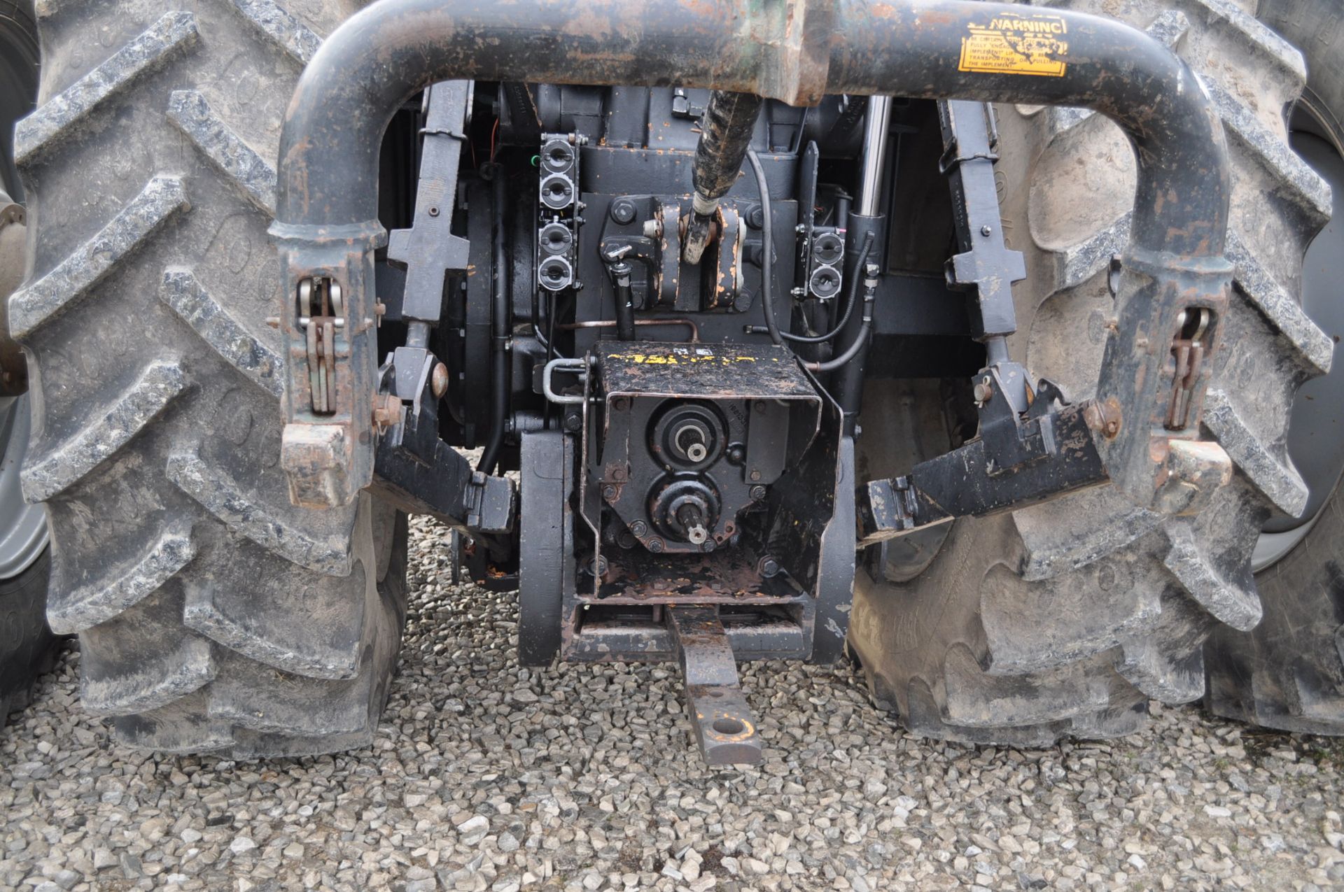 Case IH 7120 MFWD tractor, 480/80 R 42 duals, 480/65 R 28 front, 3 hyd remotes, 540/1000 pto, 3 - Image 11 of 16