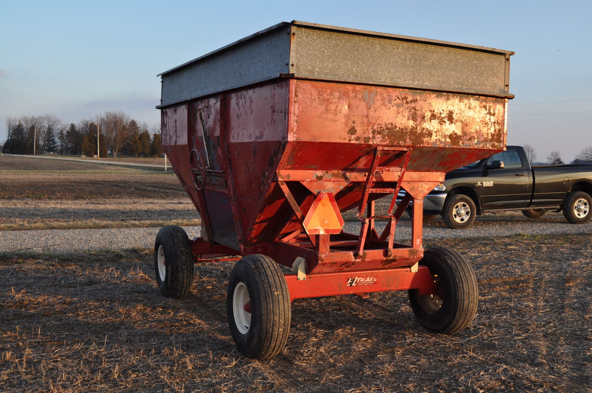 EZ-Trail gravity bed wagon on gear, 12.5-15SL tires - Image 2 of 10