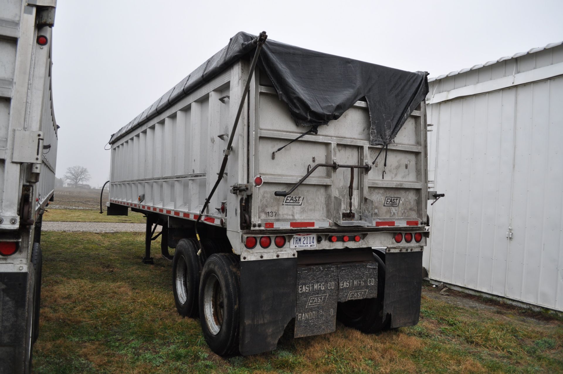 1988 East 32’ end dump trailer, spring ride, 11 R 24.5 tires, Dayton rims, roll tarp, coal chute, - Image 2 of 12