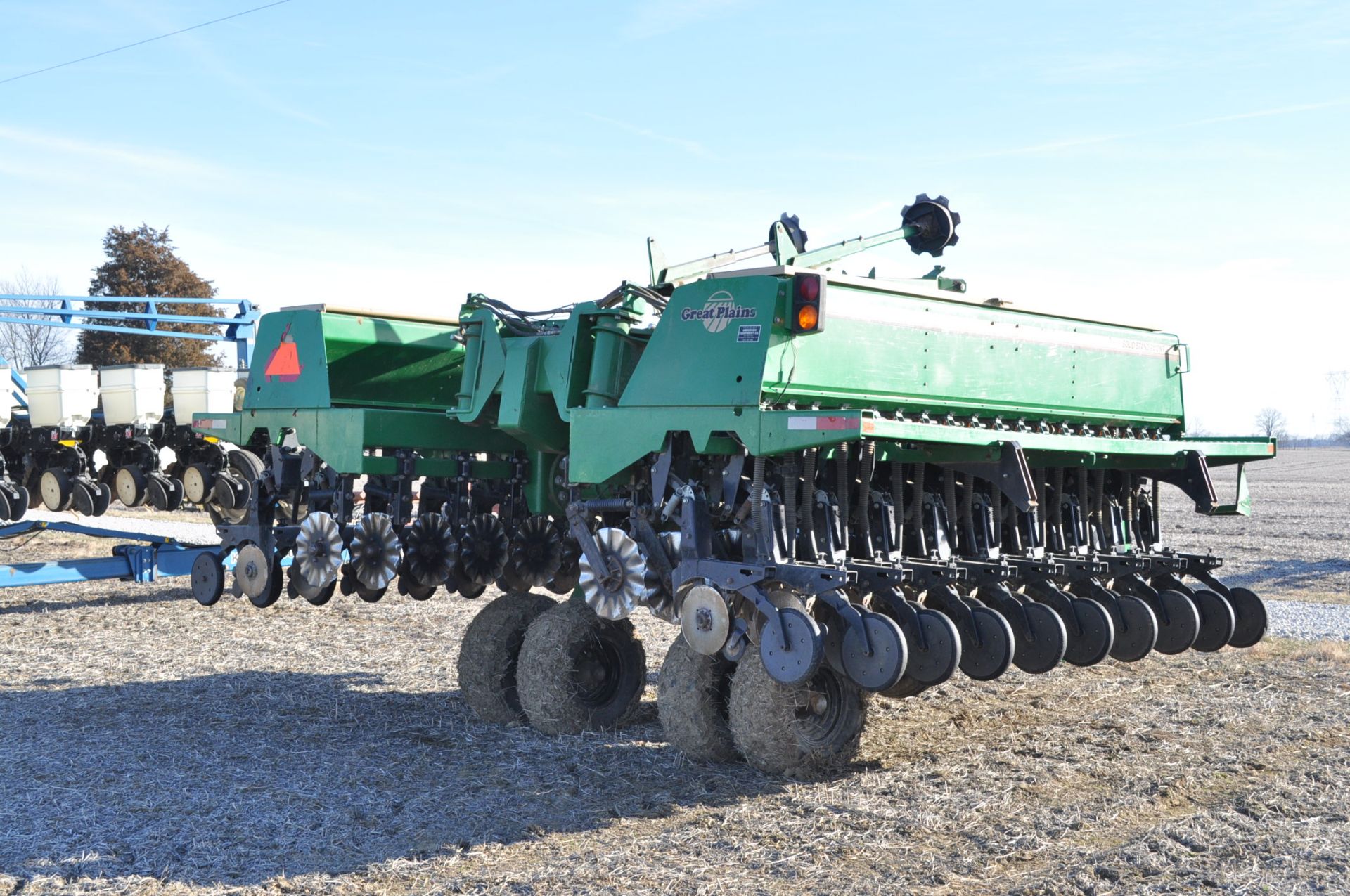 24’ Great Plains Solid Stand 2410NT drill, no-till coulters, seed loc wheel, single rubber press - Image 4 of 17