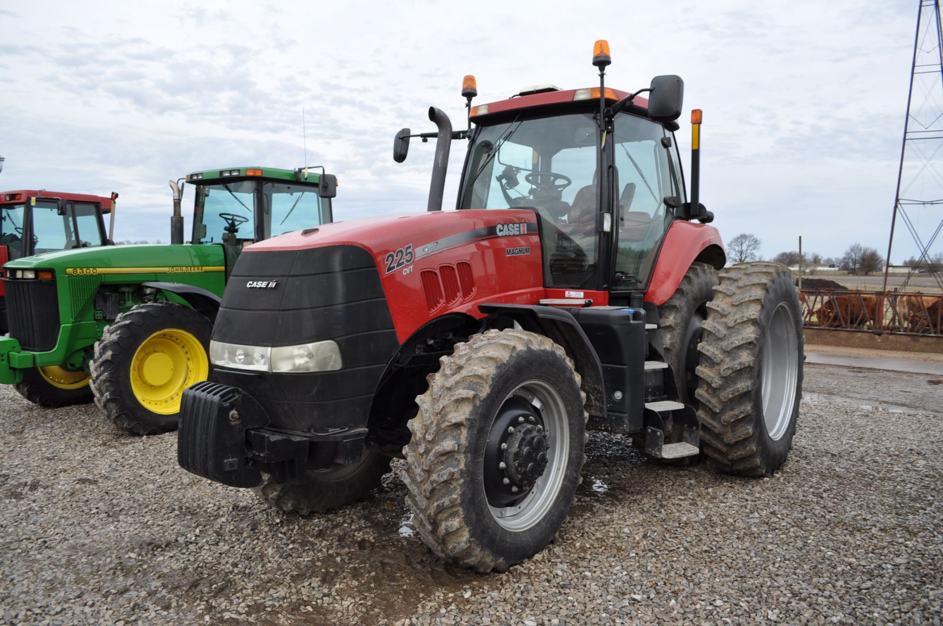 Case IH Magnum 225 tractor, MFWD, 480/80 R 46 duals, 380/85 R 34 front, CVT, 4 hyd remotes, 540/1000