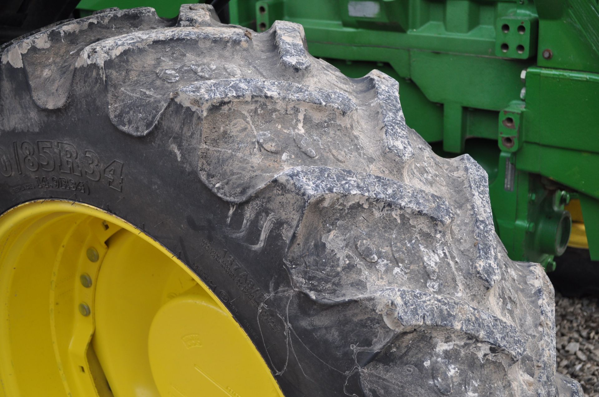 John Deere 8300 tractor, MFWD, 480/80 R 46 duals, 380/85 R 34 front, fenders, front wts, 4 hyd - Image 8 of 21