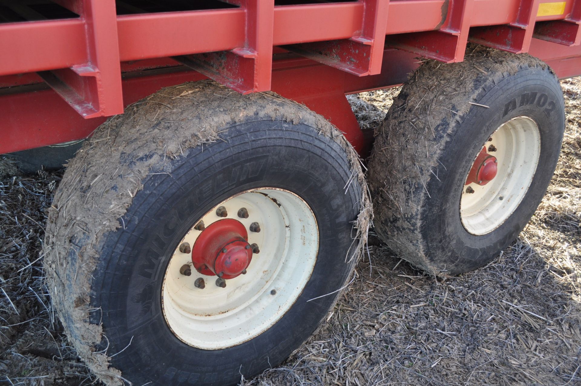 Meyer 8124 silage wagon, chain floor, 425/65 R 22.5 tires, tandem axle, hyd rear door, lights, - Image 12 of 12