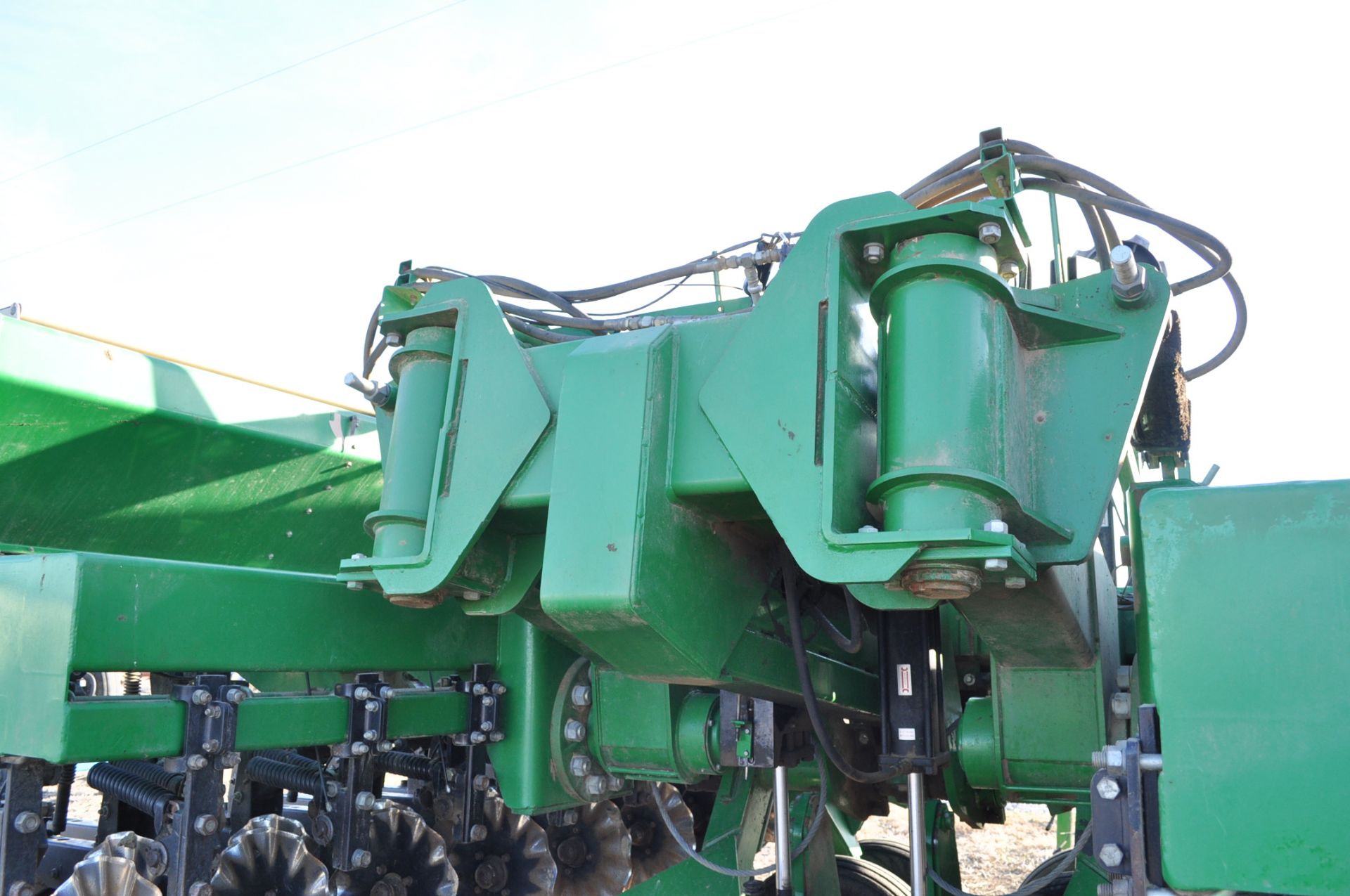 24’ Great Plains Solid Stand 2410NT drill, no-till coulters, seed loc wheel, single rubber press - Image 13 of 17