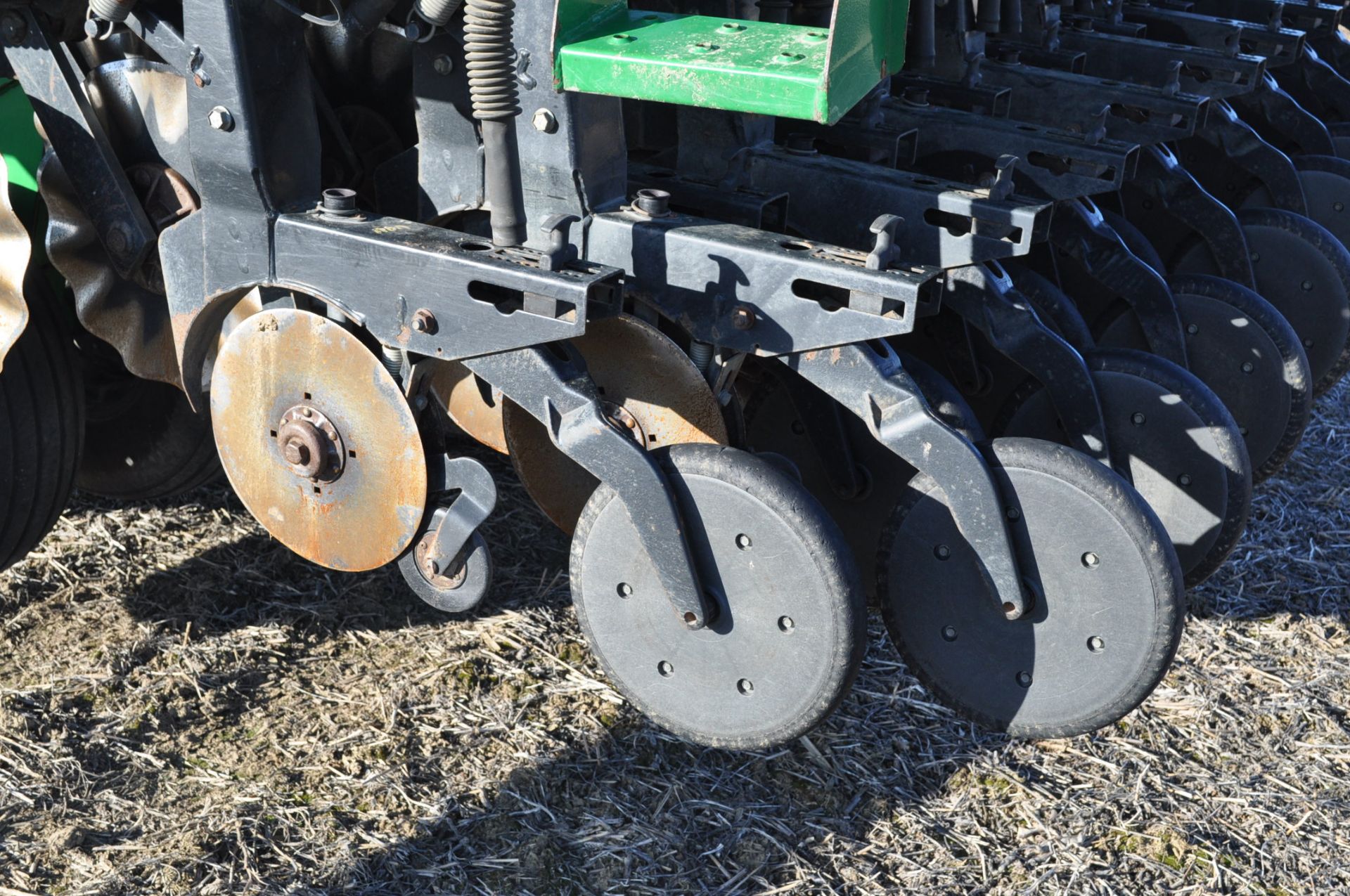 24’ Great Plains Solid Stand 2410NT drill, no-till coulters, seed loc wheel, single rubber press - Image 7 of 17