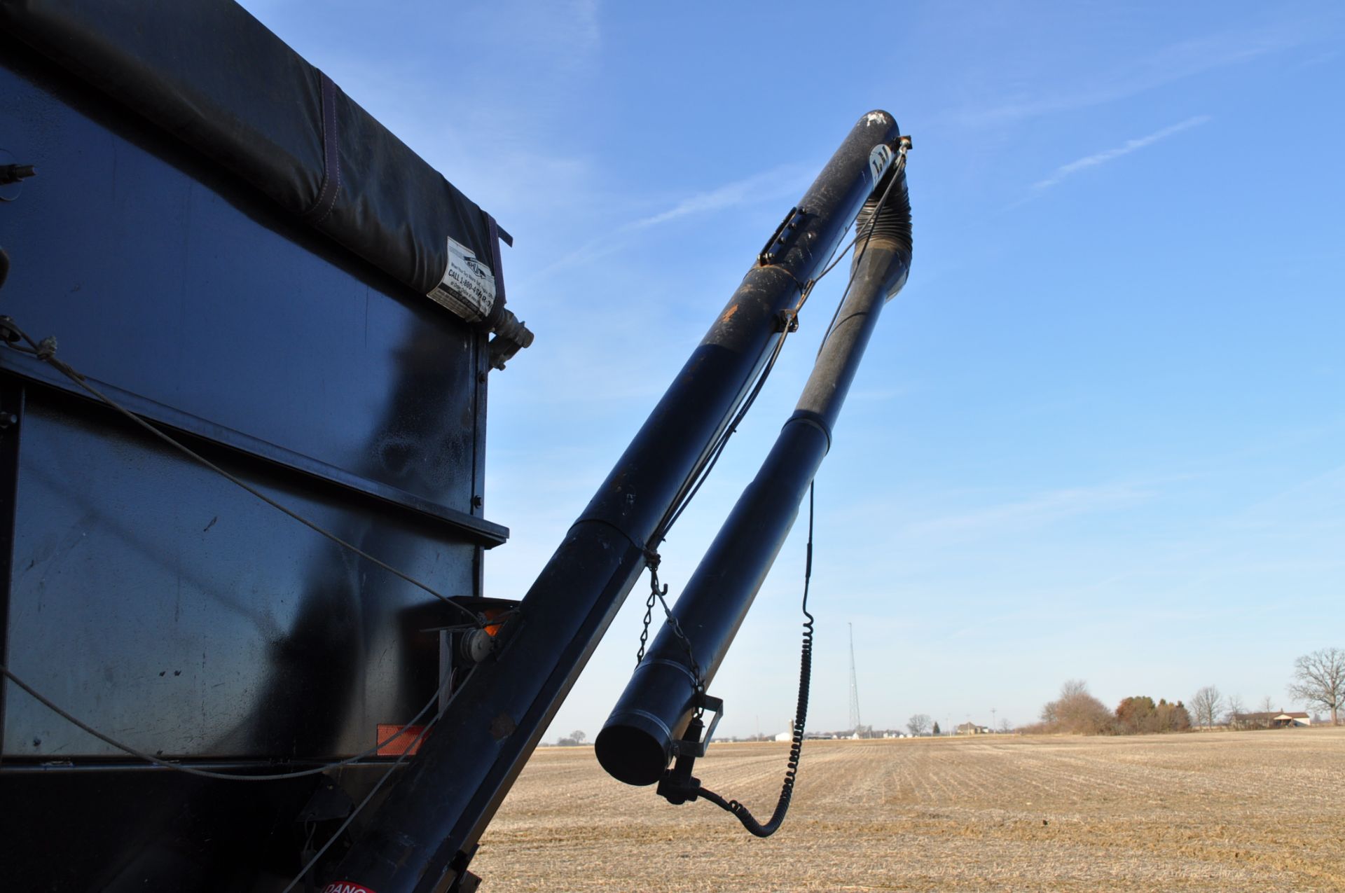 J & M 350 gravity seed wagon, 11 R 24.5 tires, 15’ poly cup auger, 3 section spout, Augermate hyd - Image 16 of 19