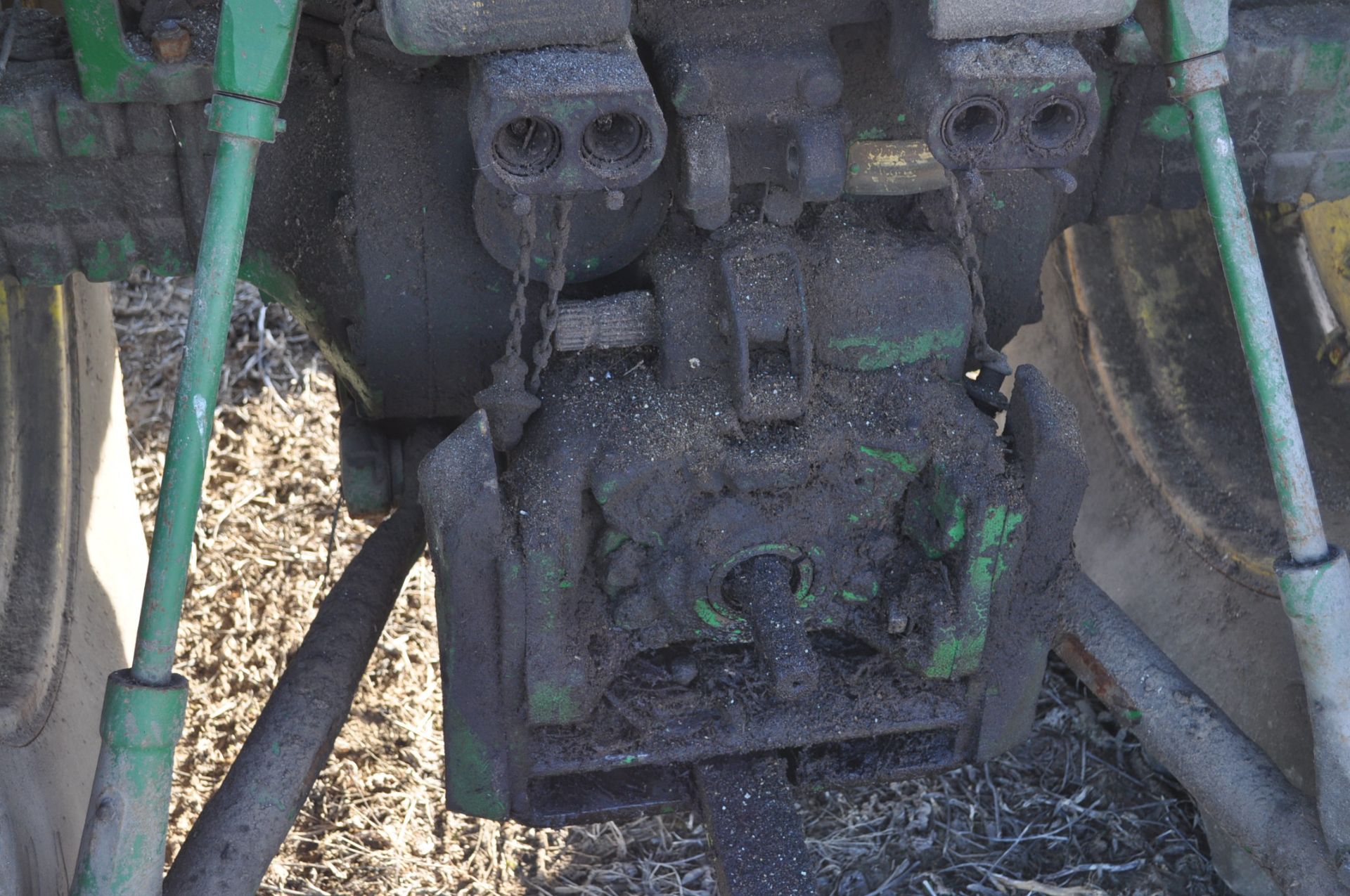 John Deere 4020 parts tractor - Image 15 of 20