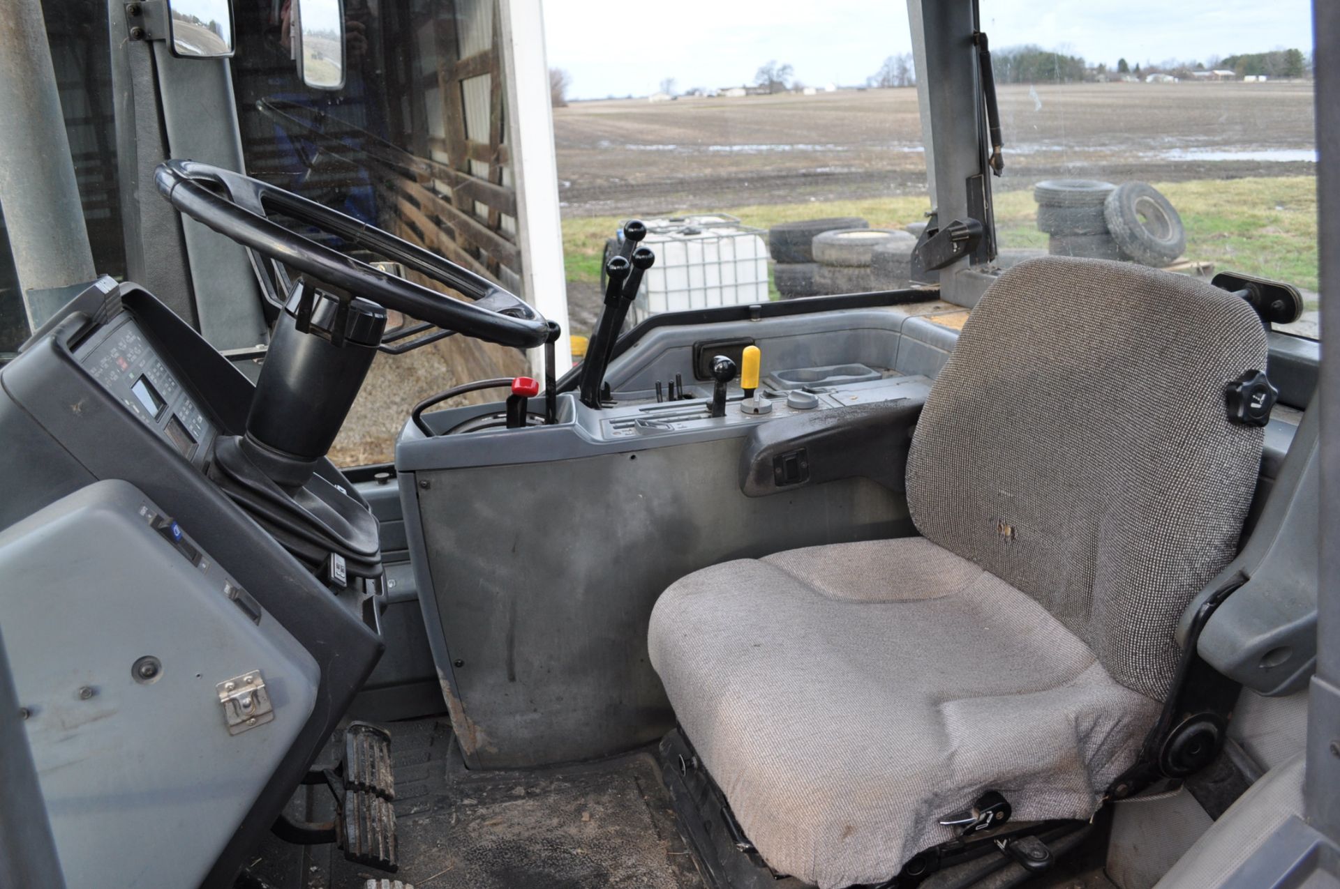 Case IH 7120 MFWD tractor, 480/80 R 42 duals, 480/65 R 28 front, 3 hyd remotes, 540/1000 pto, 3 - Image 13 of 16